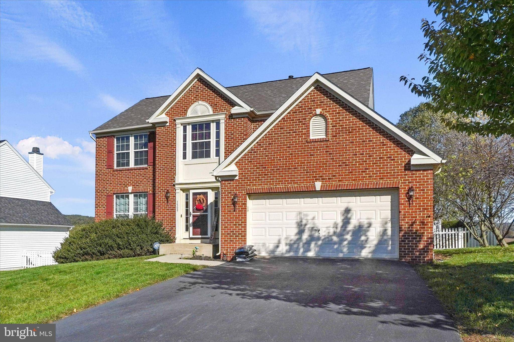 Spring Grove, PA 17362,3509 HARDWOOD TER