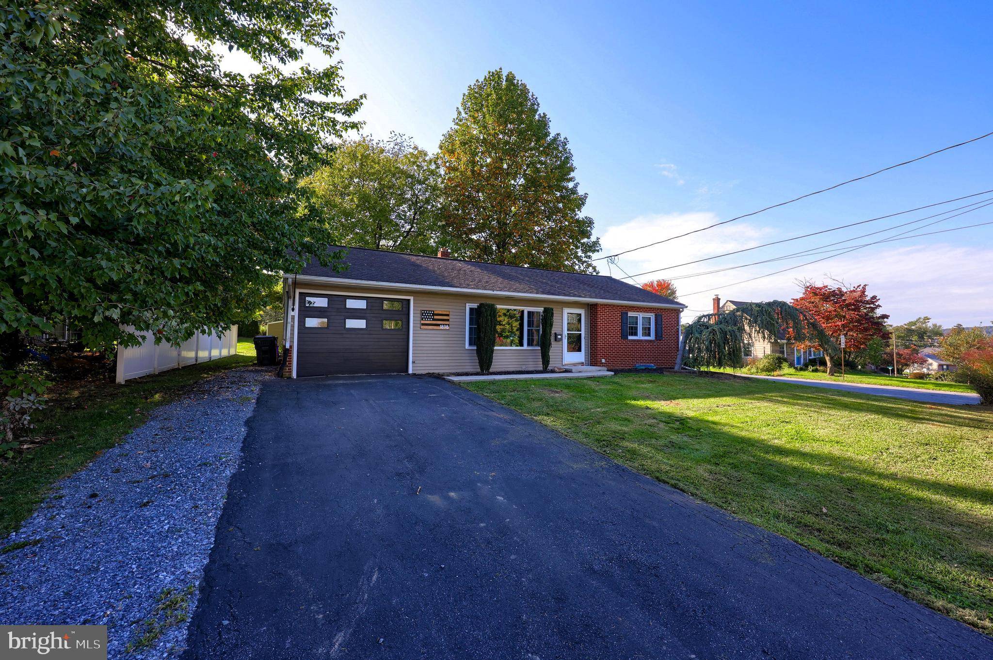 Lancaster, PA 17603,1898 MANOR RIDGE DR