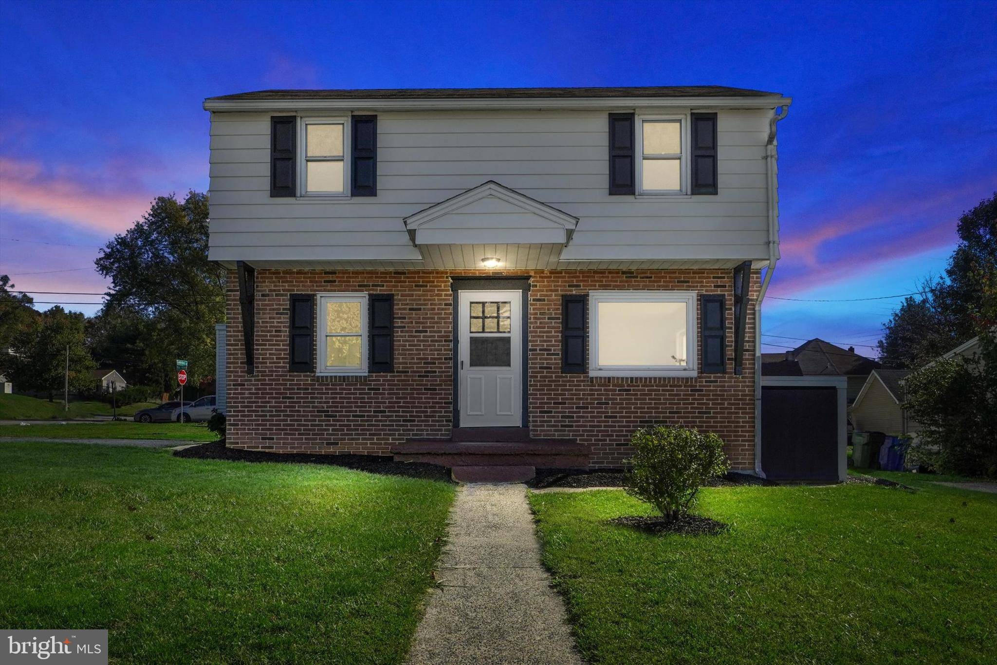 York, PA 17406,1327 CANTERBURY LN