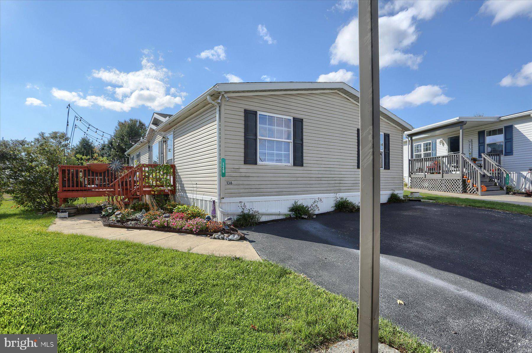 Ephrata, PA 17522,136 TULIP CIR