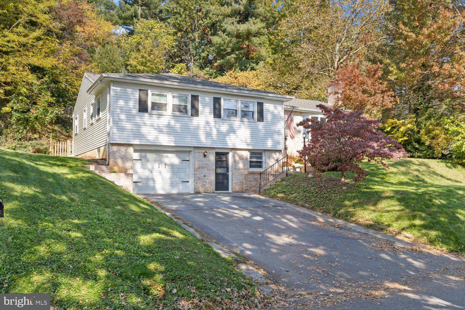 Manheim, PA 17545,407 ORCHARD LN