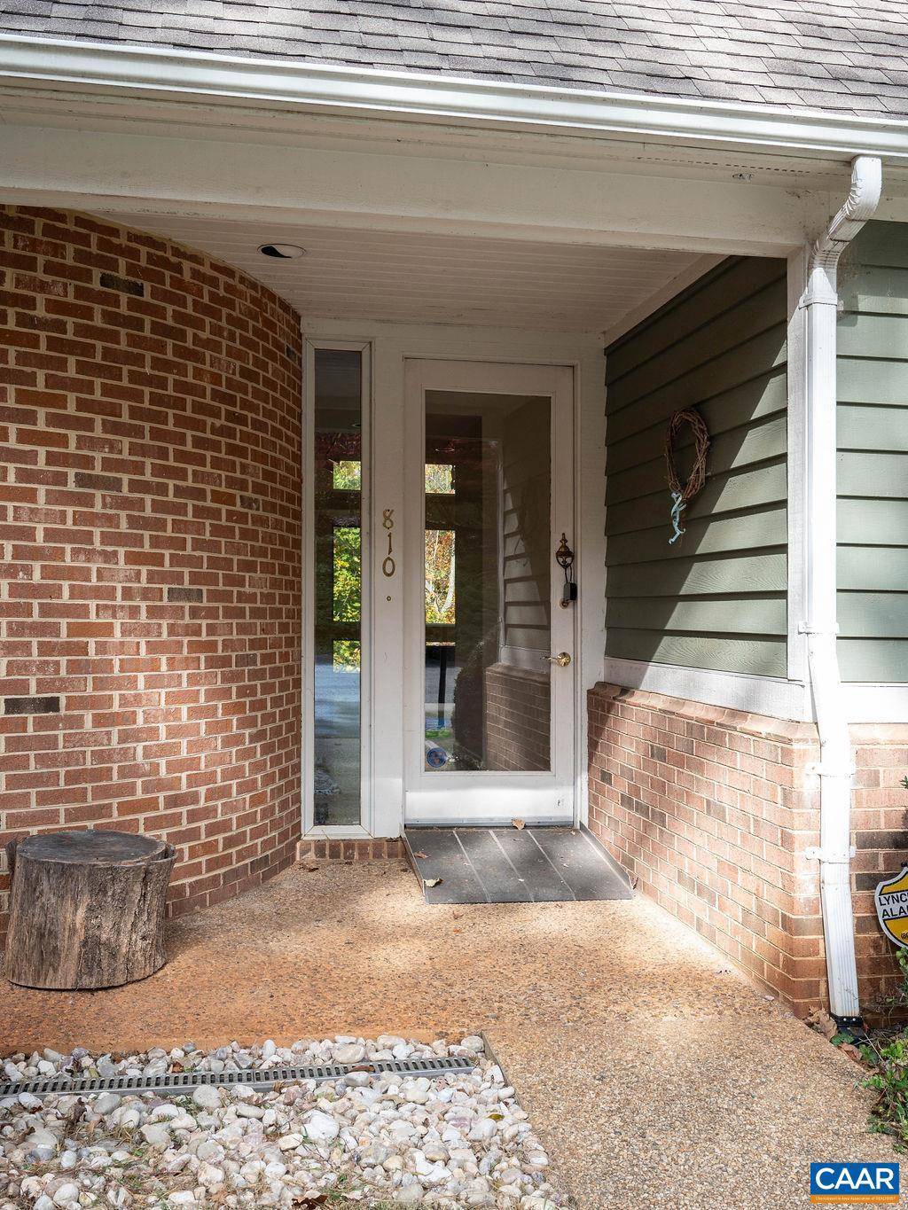 Charlottesville, VA 22903,810 GILLIAMS MOUNTAIN CT