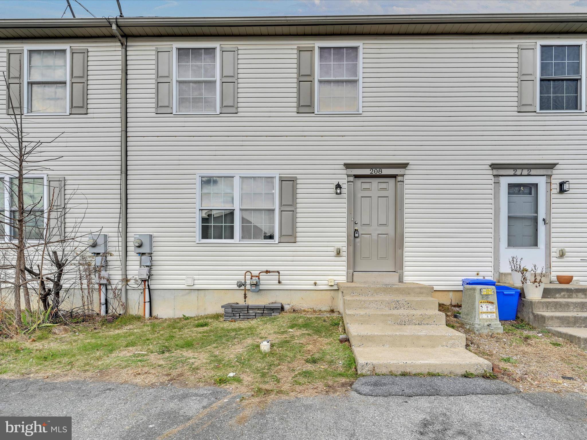 Blandon, PA 19510,208 WHITE BIRCH LN