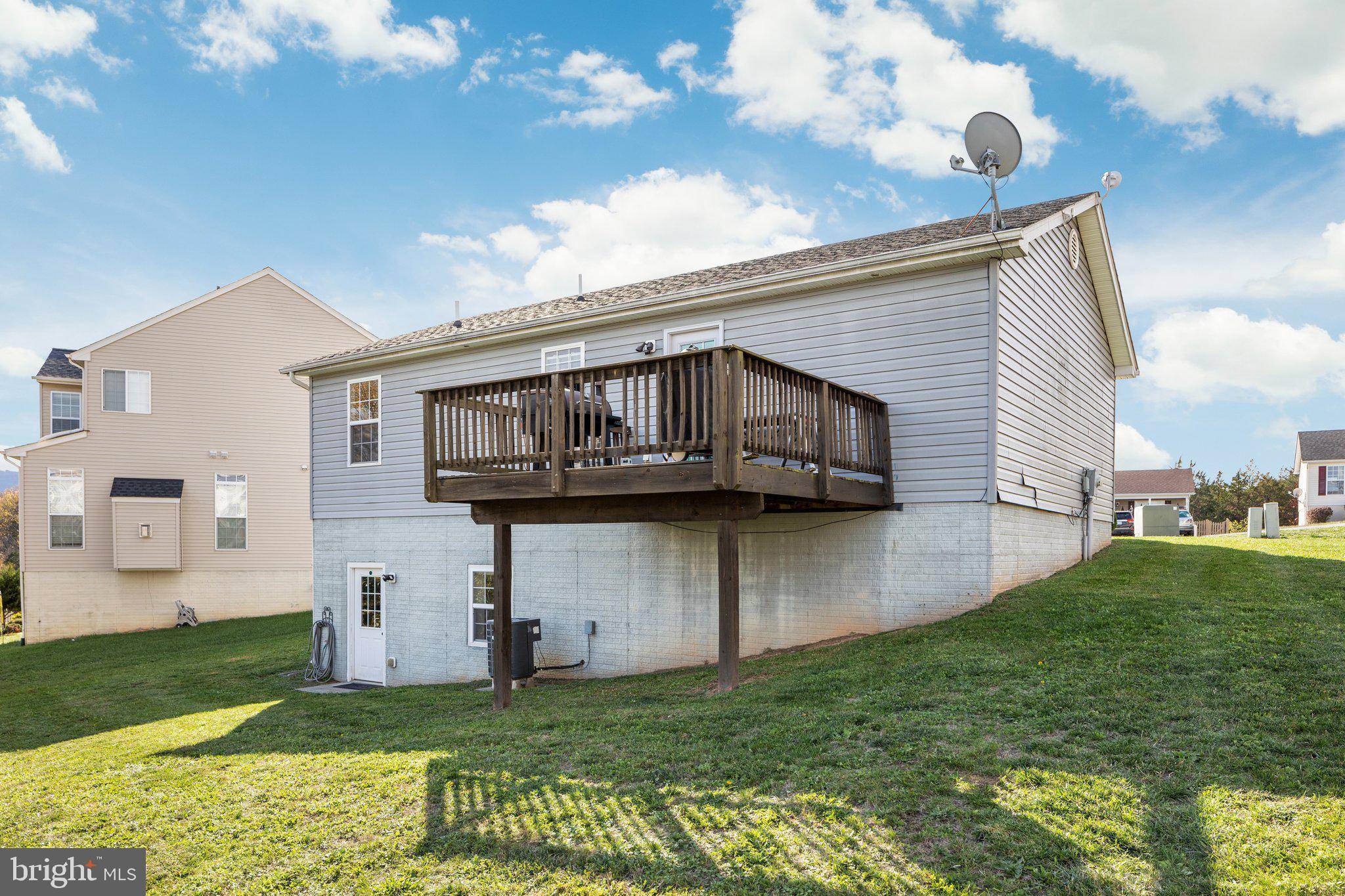 Strasburg, VA 22657,111 JENNY CT