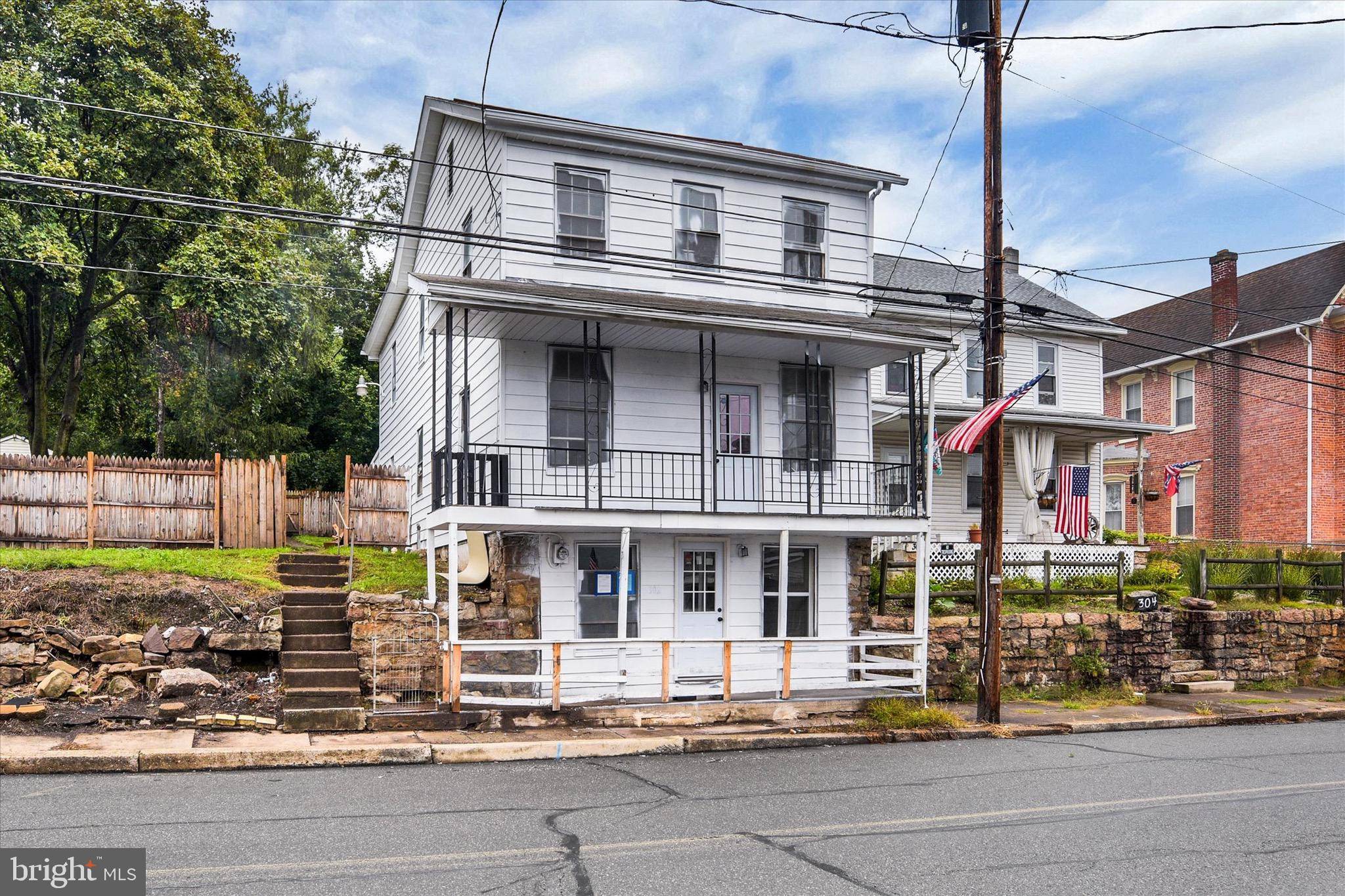 Lykens, PA 17048,302 POTTSVILLE ST