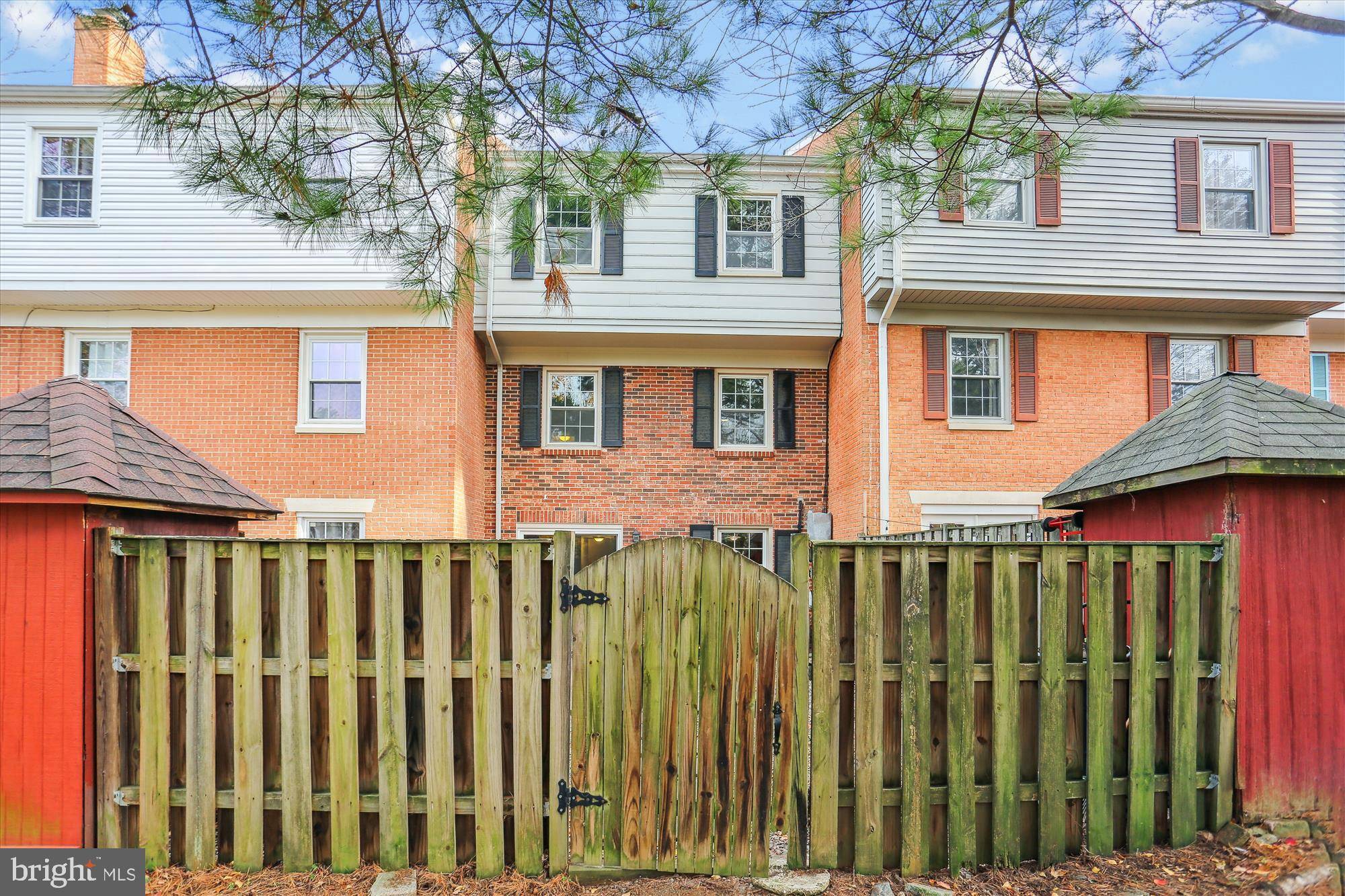 Gaithersburg, MD 20878,18 FENCELINE DR