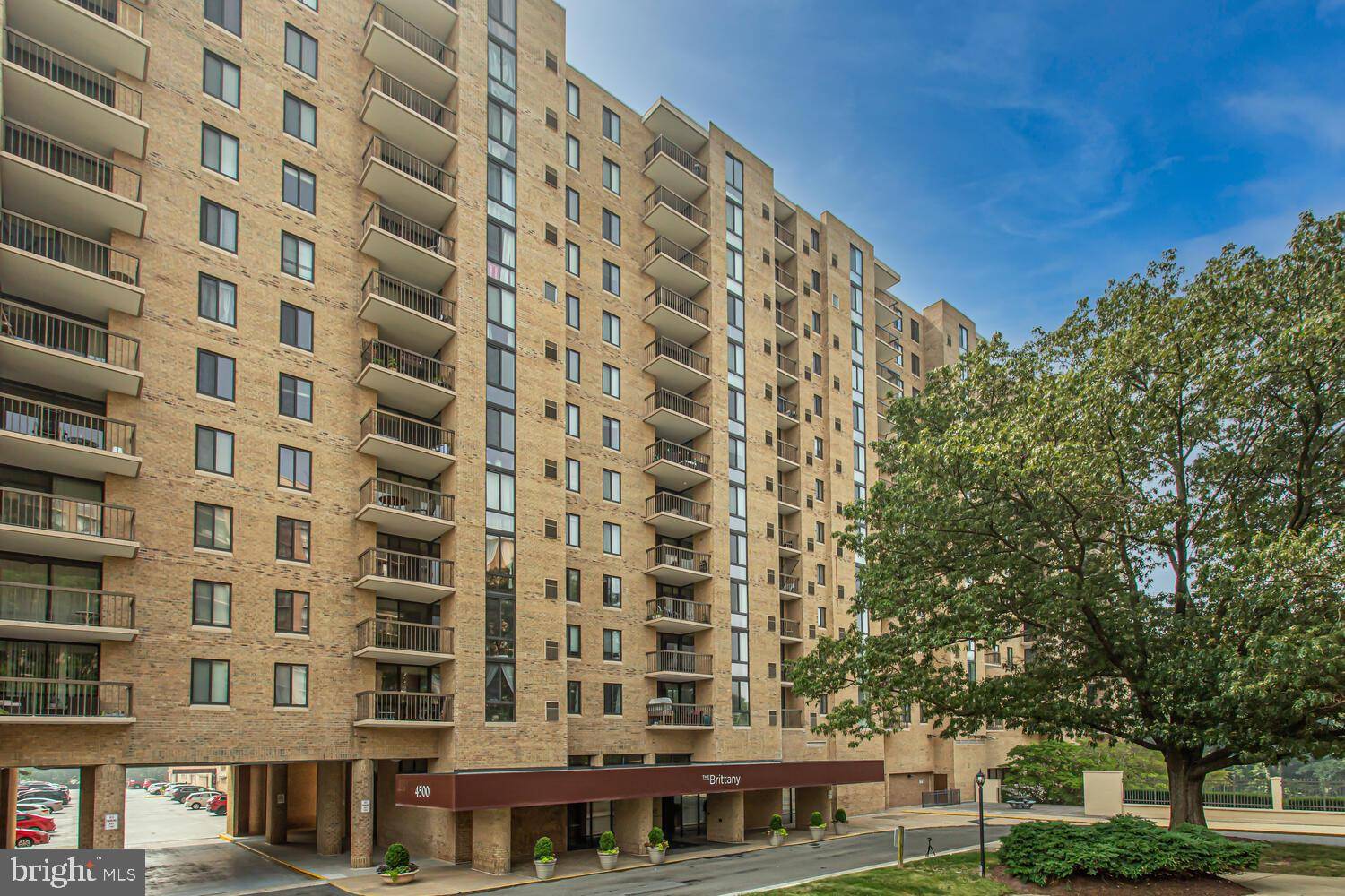 Arlington, VA 22204,4500 S FOUR MILE RUN DR #902