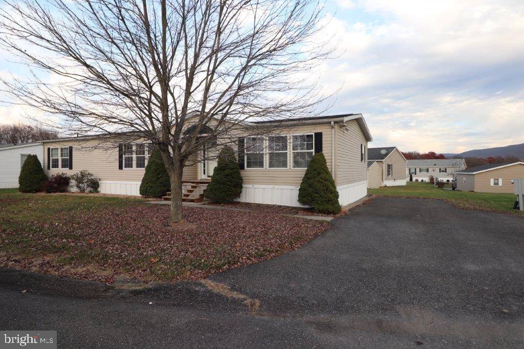 Lehighton, PA 18235,218 GOLDBERG LN