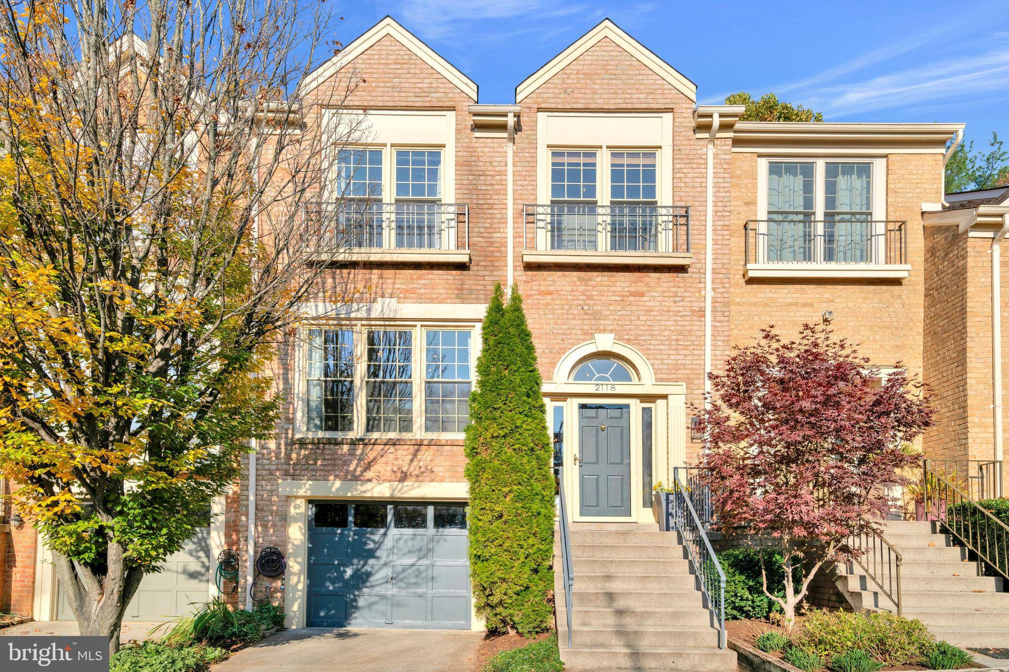 Falls Church, VA 22043,2118 KINGS GARDEN WAY