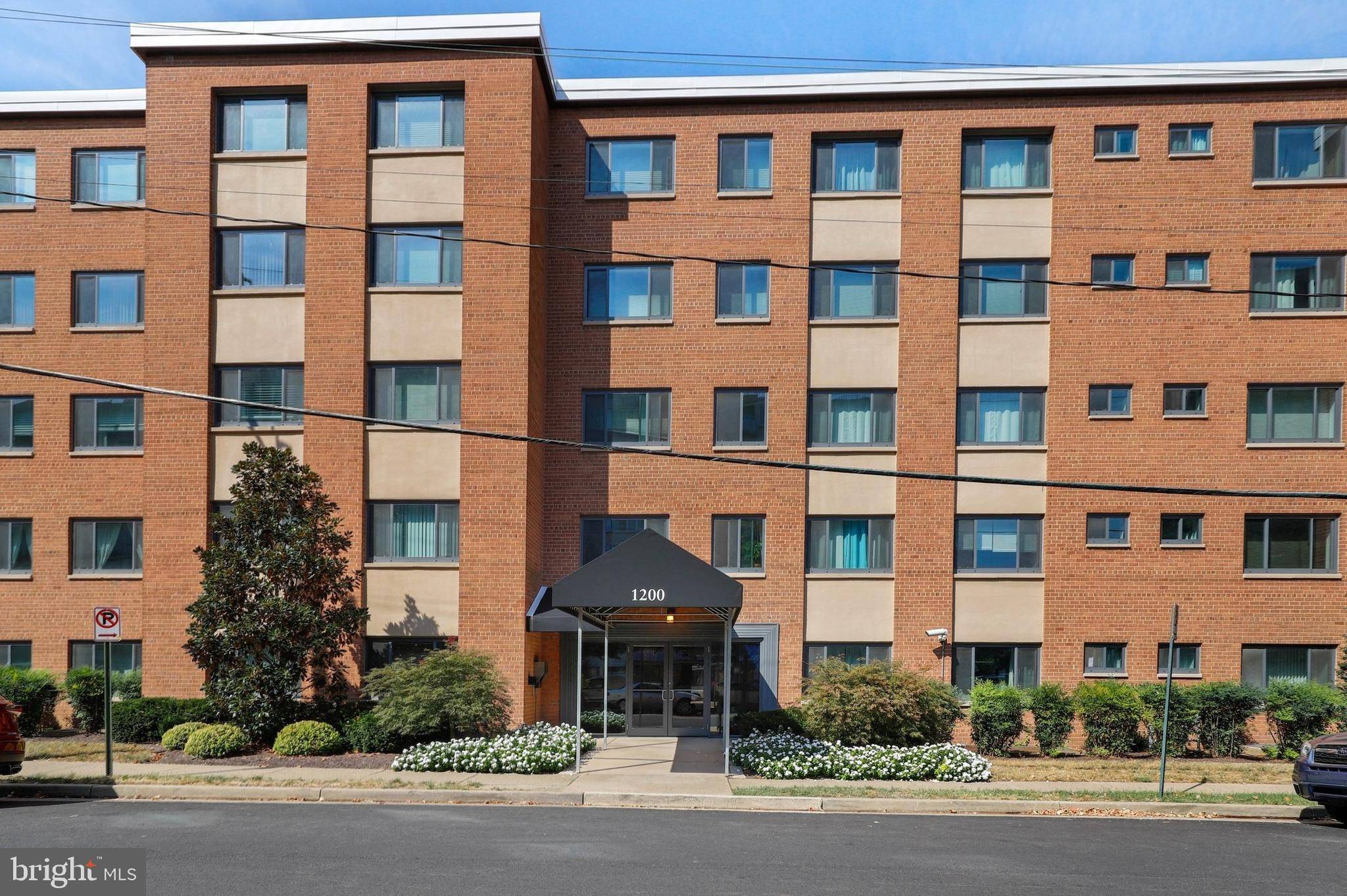 Arlington, VA 22202,1200 S ARLINGTON RIDGE RD #517