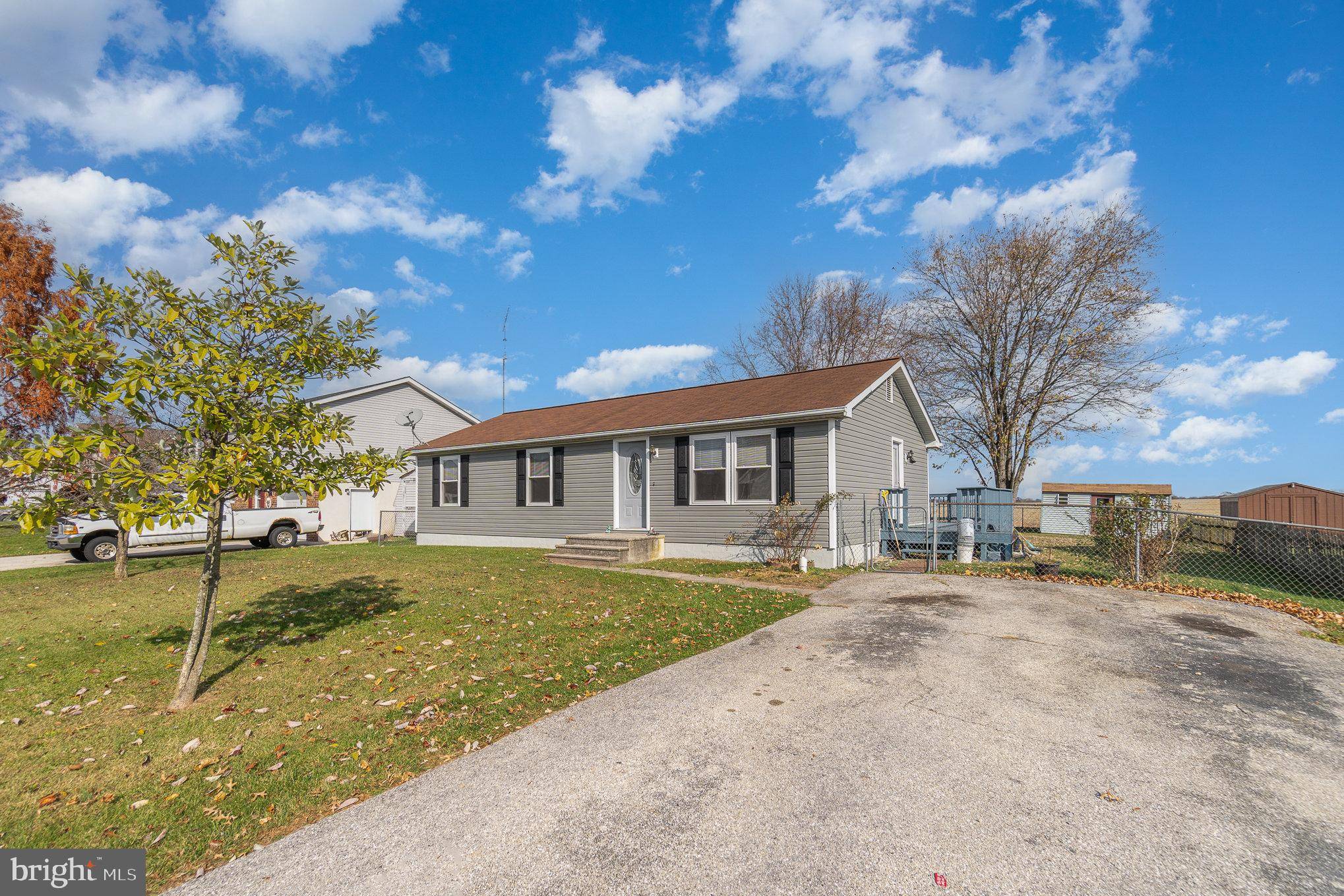 New Oxford, PA 17350,44 FAWN AVE