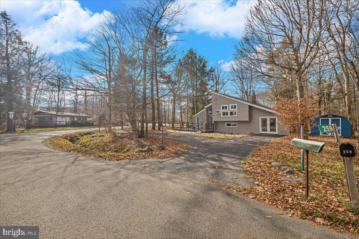 Tobyhanna, PA 18466,259 GREENBRIAR CIR