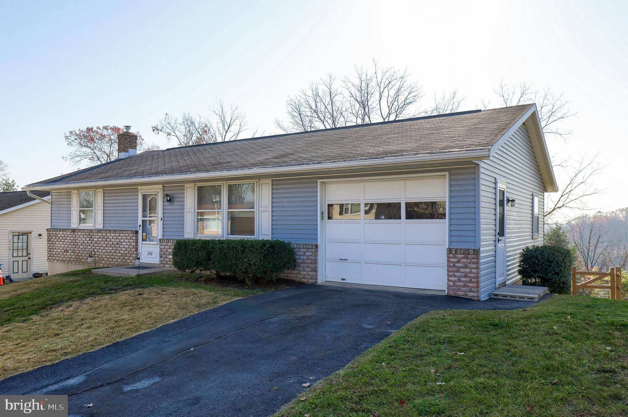 Ephrata, PA 17522,242 BOOMERANG DR