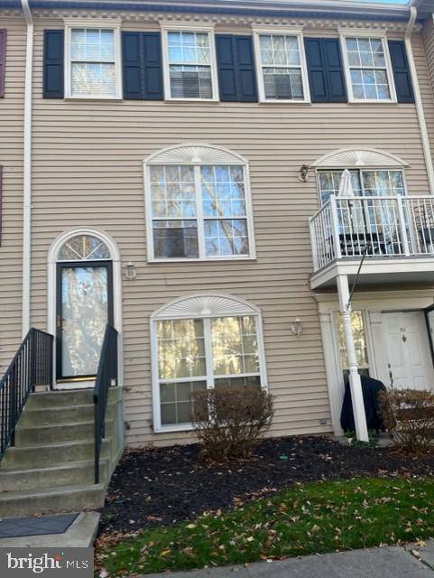 Hamilton, NJ 08619,95 CHAMBORD CT