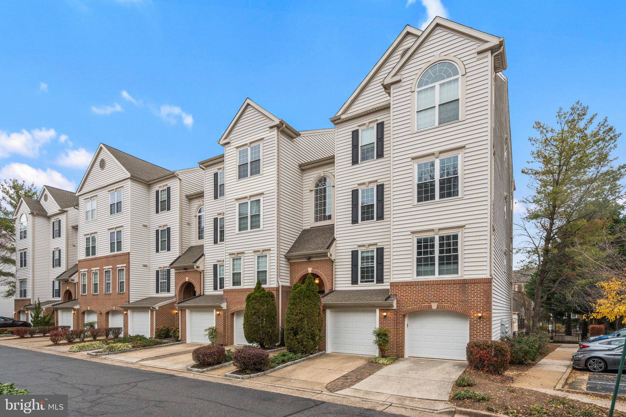 Alexandria, VA 22311,4665 LAWTON WAY #205