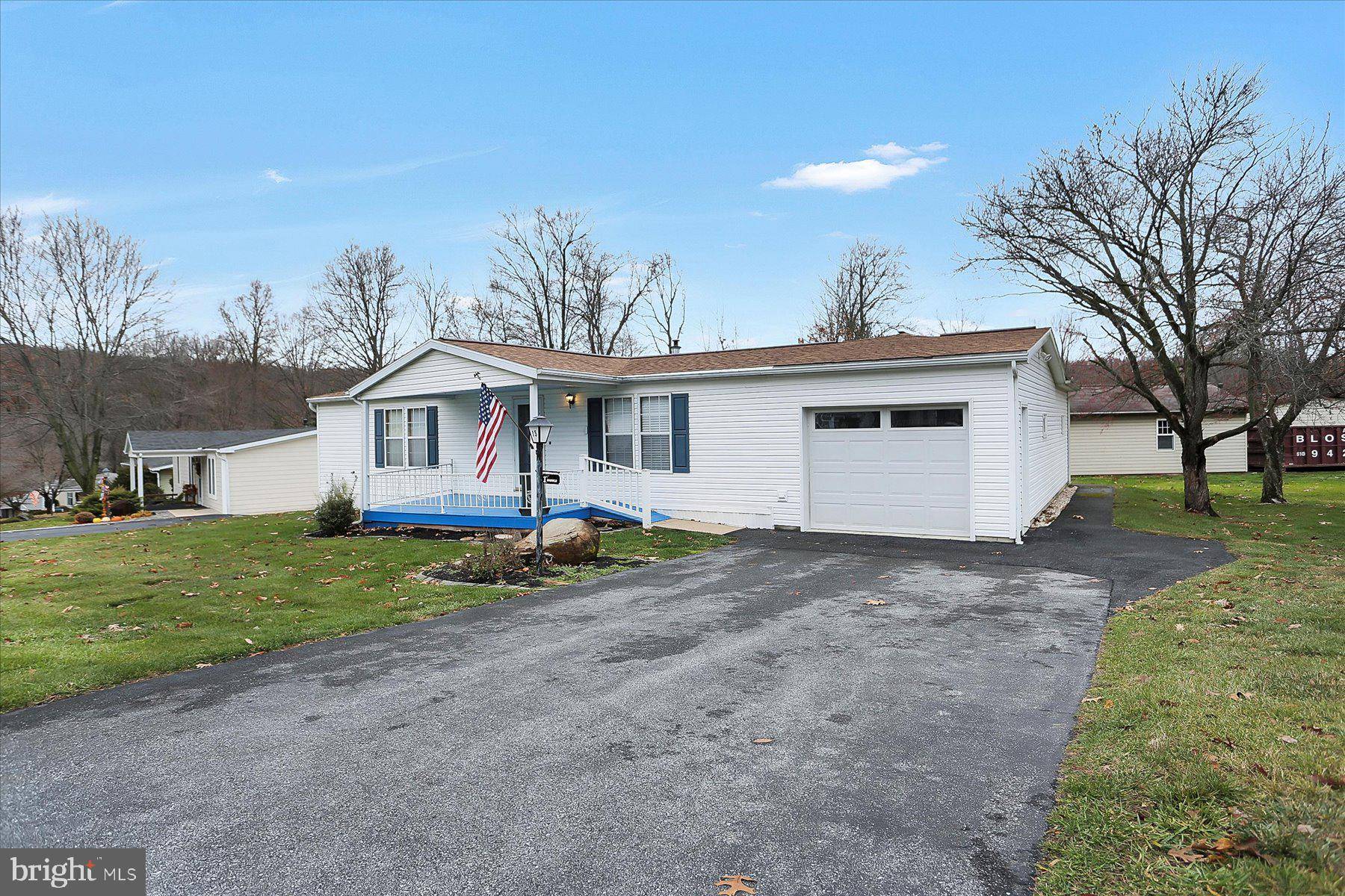 Manheim, PA 17545,15 OAK LN