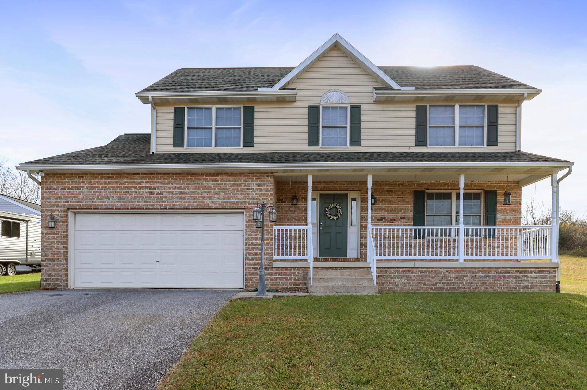 Chambersburg, PA 17202,584 FERN LN