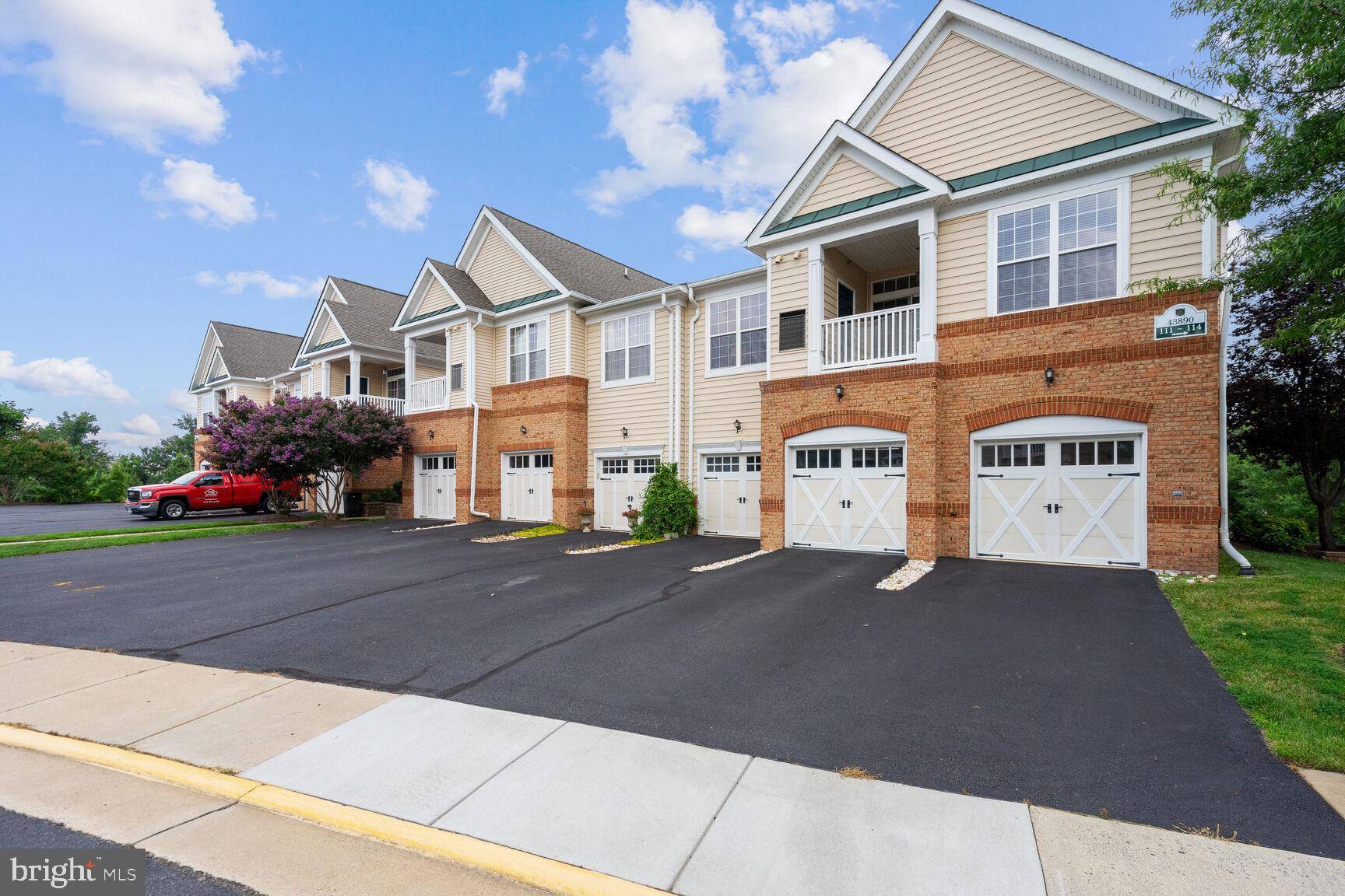 Ashburn, VA 20147,43890 HICKORY CORNER TER #111