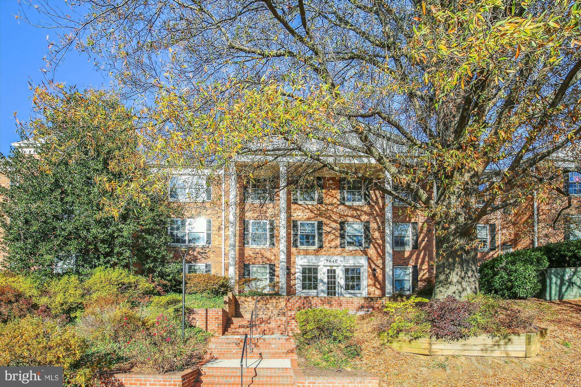 Mclean, VA 22102,7640 TREMAYNE PL #201