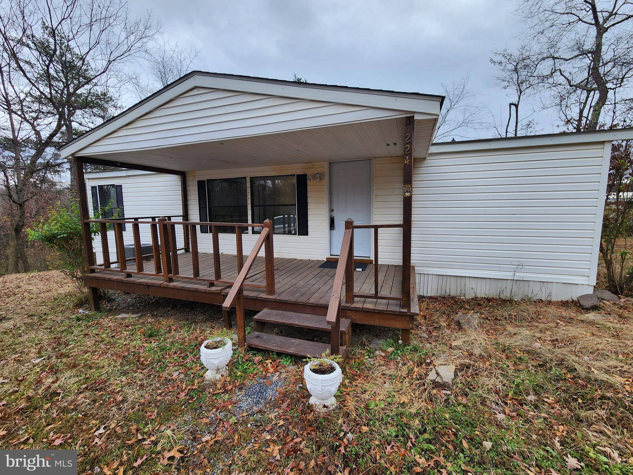 Berkeley Springs, WV 25411,224 LOFTY LANE