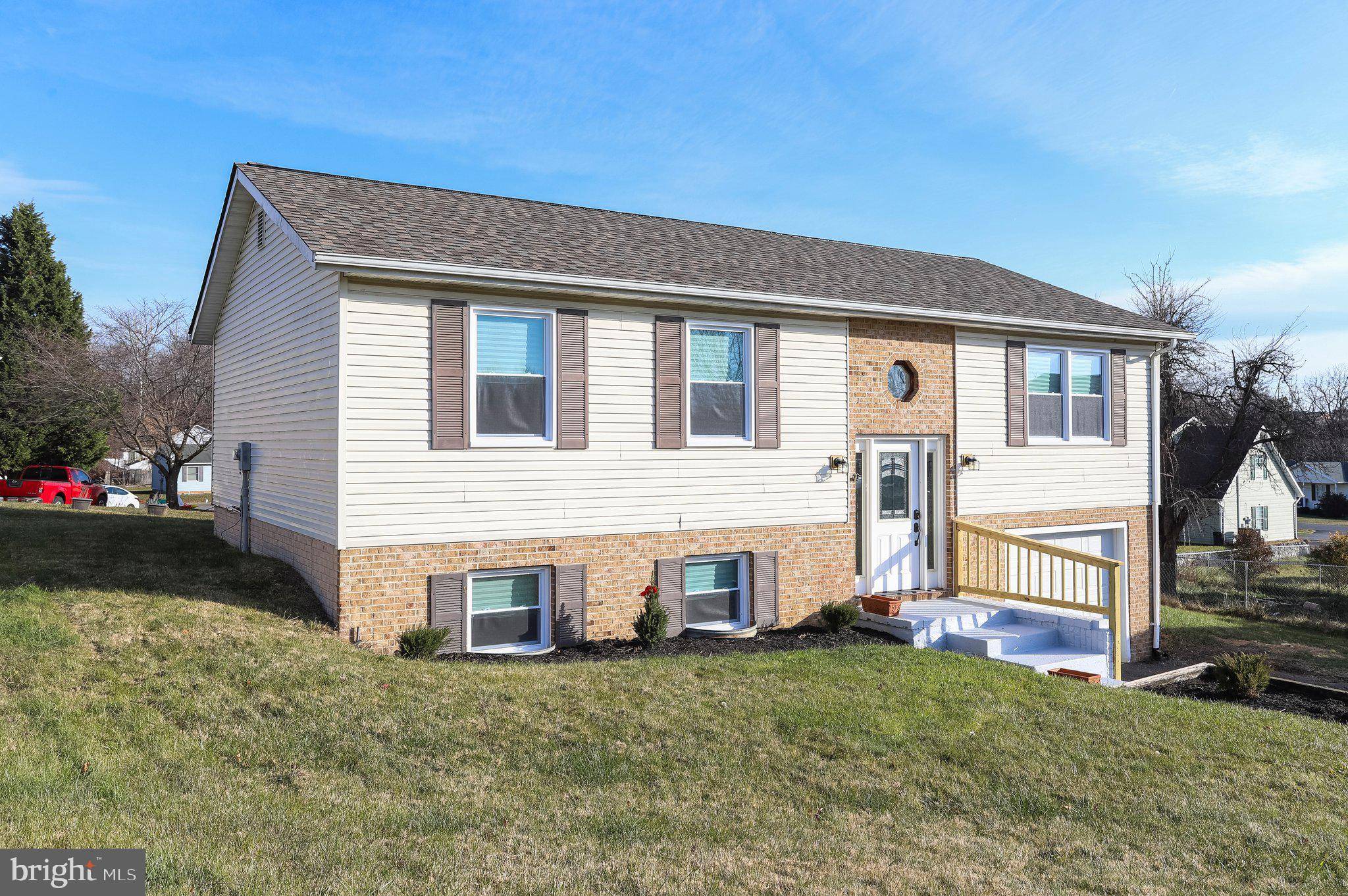 Martinsburg, WV 25404,38 YARROW CIR