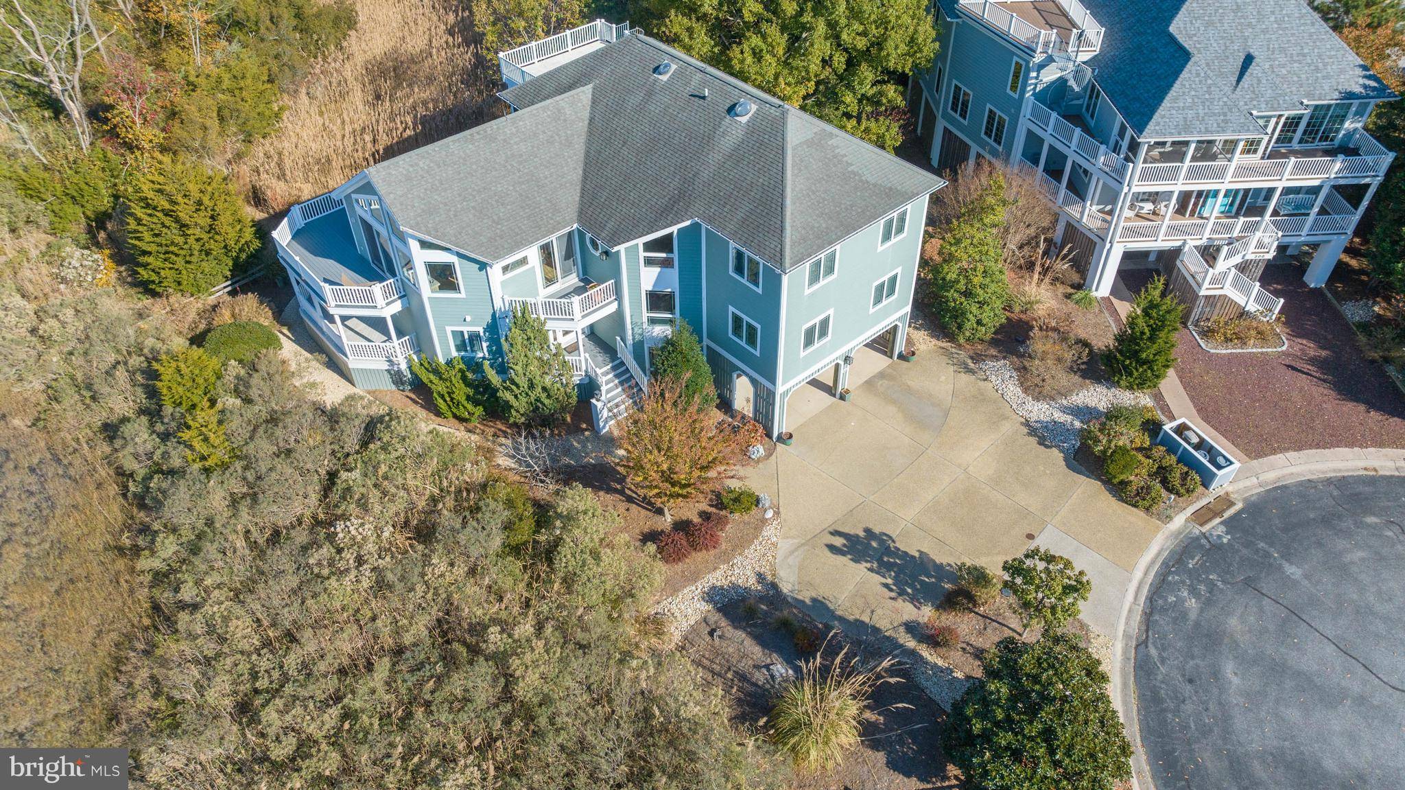 Bethany Beach, DE 19930,303 LE POINTE DR