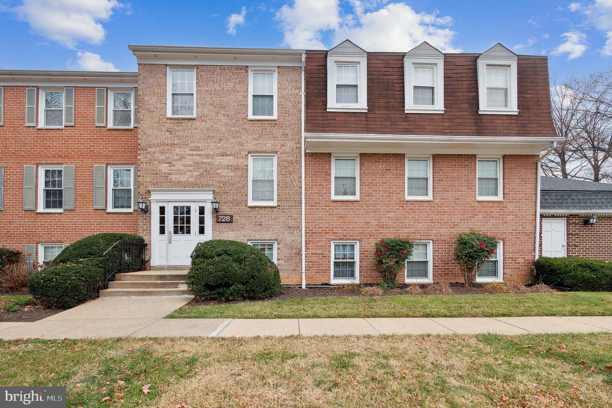 Gaithersburg, MD 20878,728 QUINCE ORCHARD BLVD #101