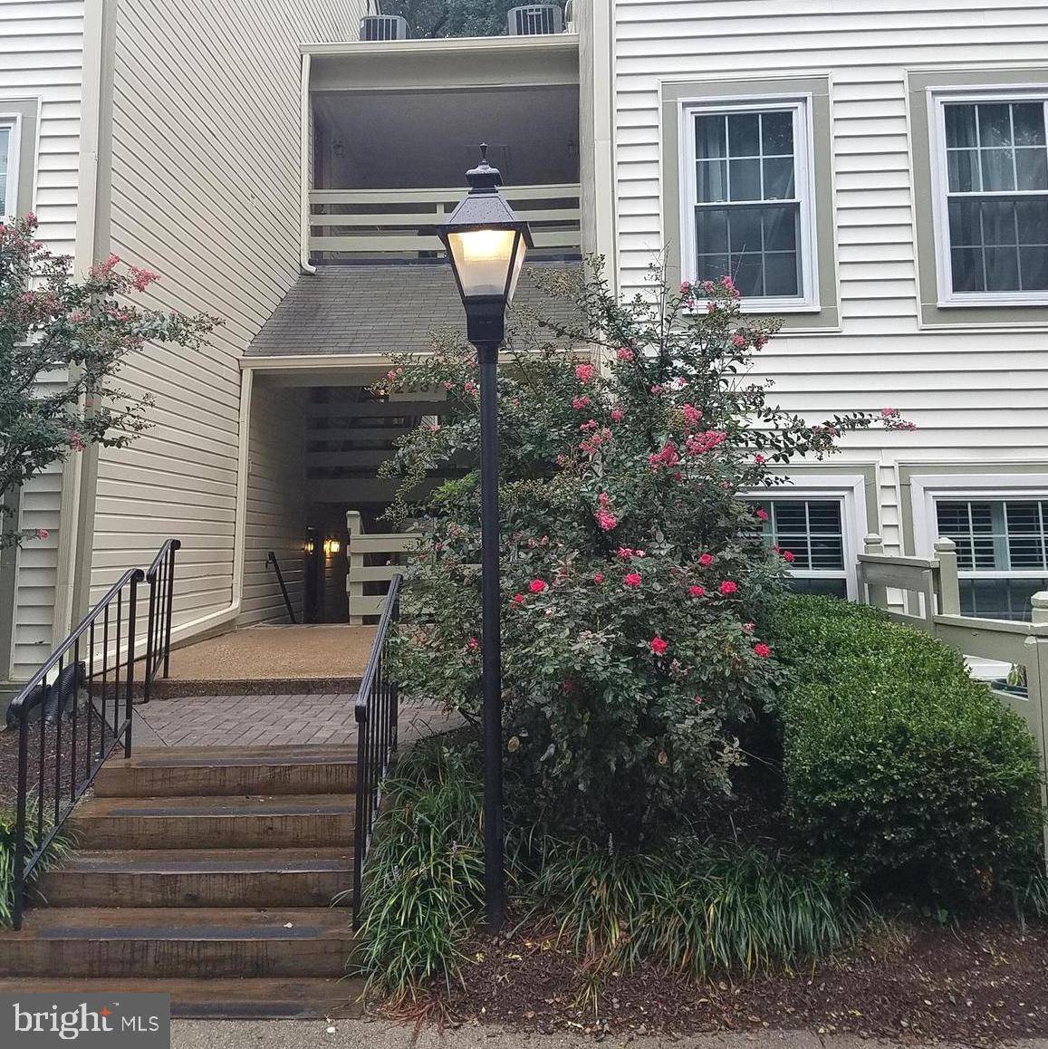 Reston, VA 20191,2237-D LOVEDALE LN #407B