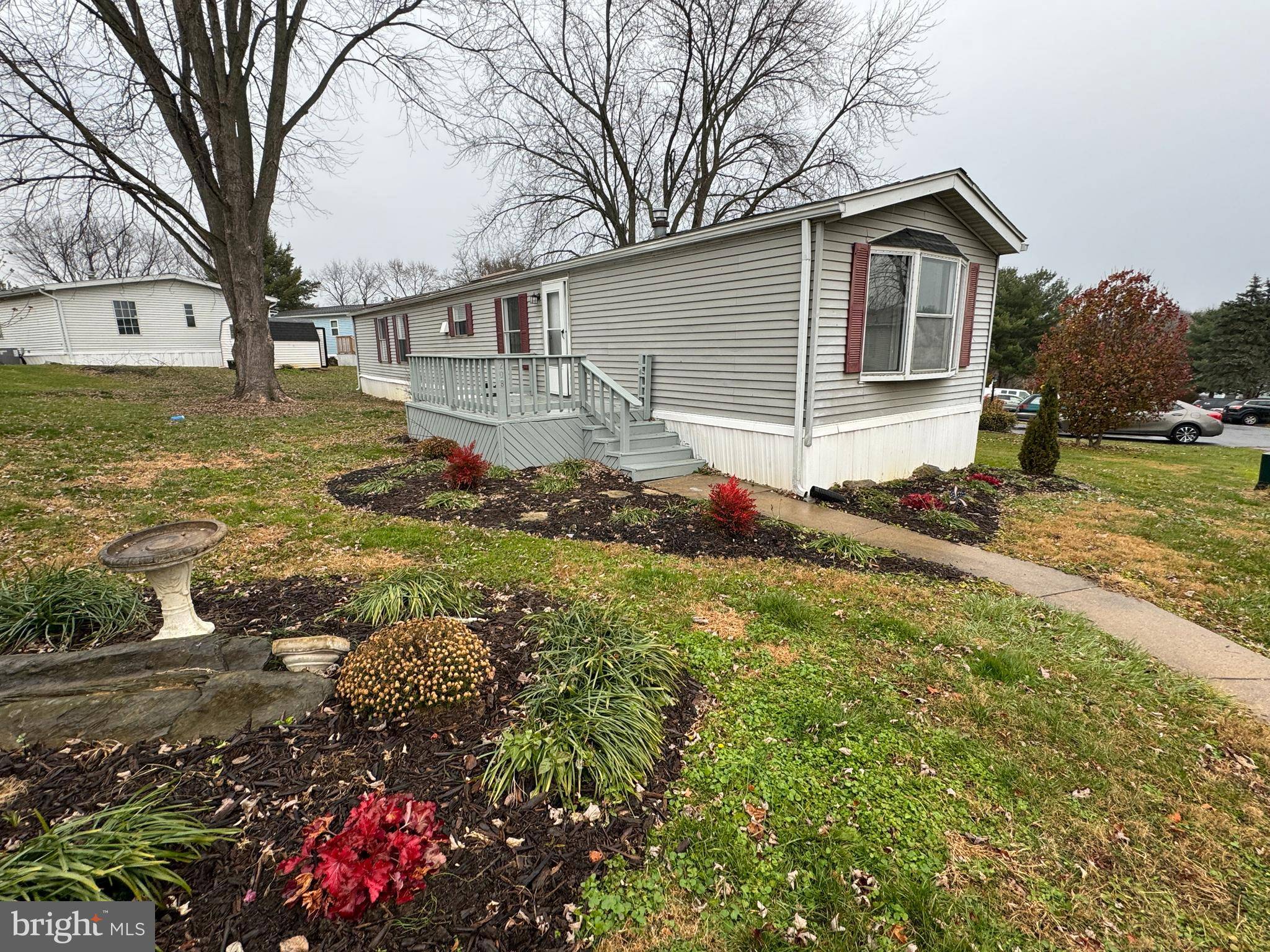 Lancaster, PA 17603,208 OAKFIELD CT W