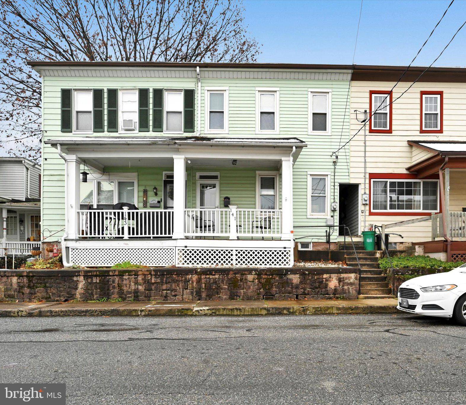 Ephrata, PA 17522,141 GRANT ST