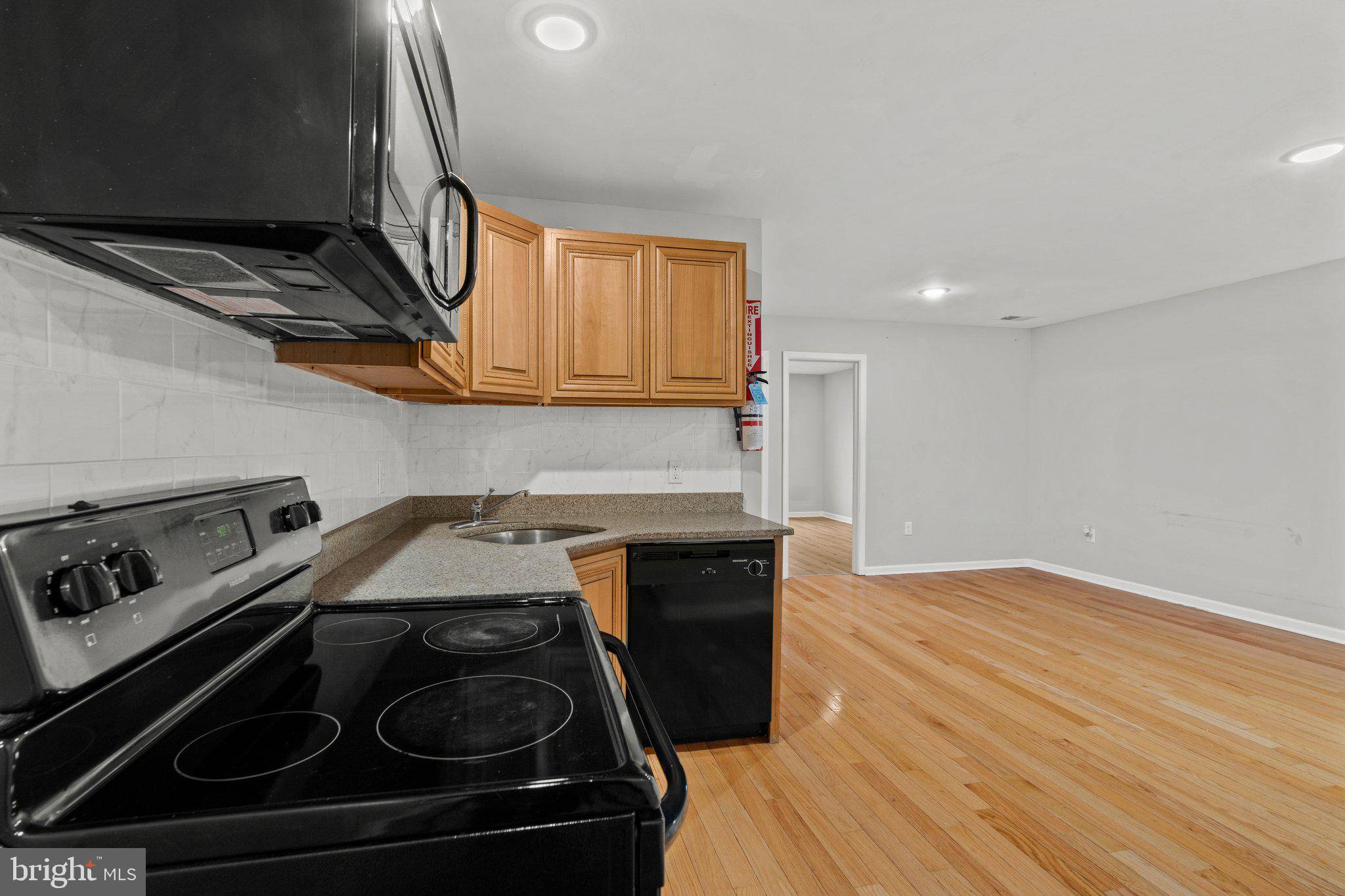 Philadelphia, PA 19121,1709 CECIL B MOORE AVE #D