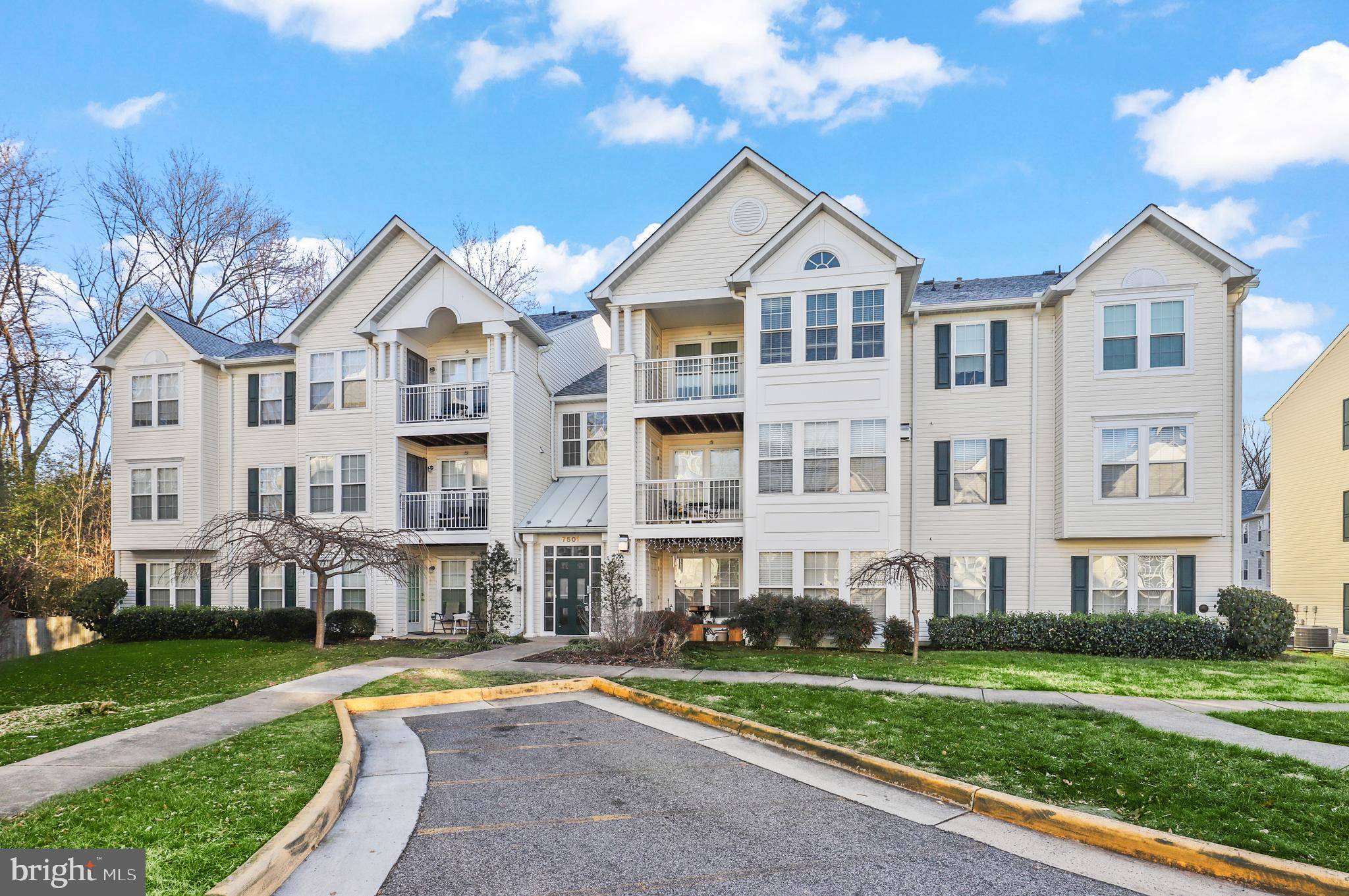 Alexandria, VA 22306,7501 CALDERON CT #249