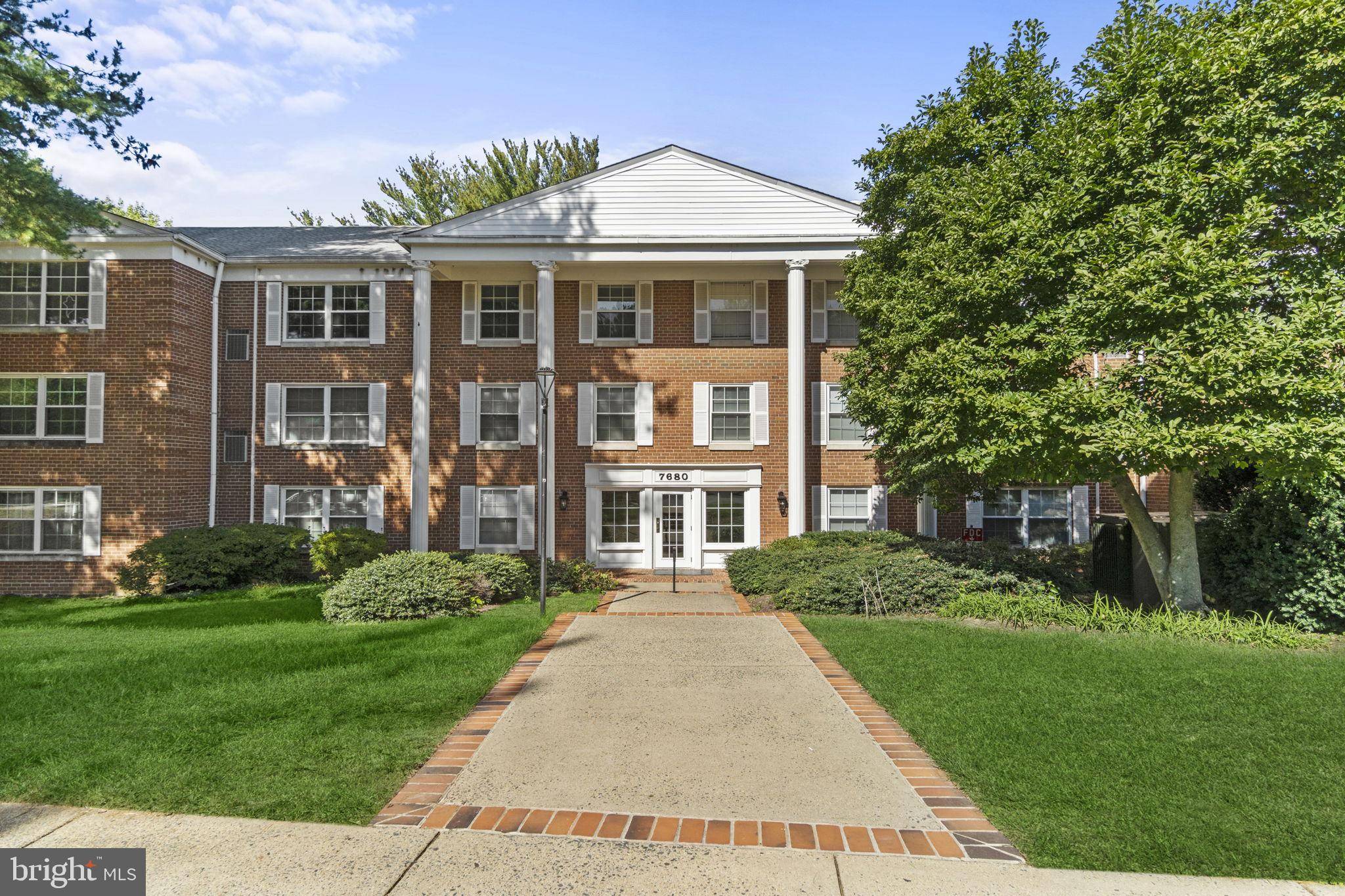 Mclean, VA 22102,7680 TREMAYNE PL #305