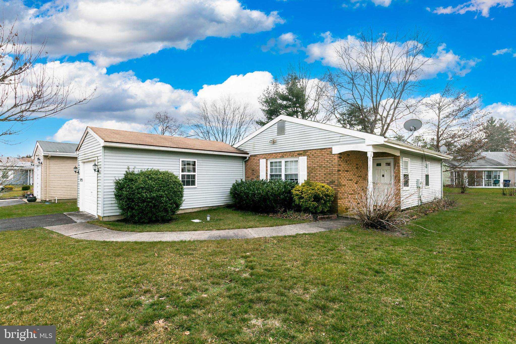 Southampton, NJ 08088,17 THORNBURY PL