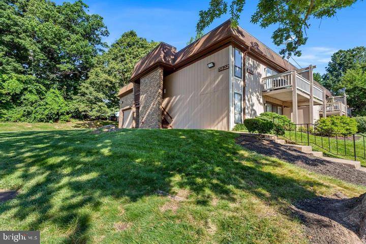 Springfield, VA 22152,8507-T BARRINGTON CT #T