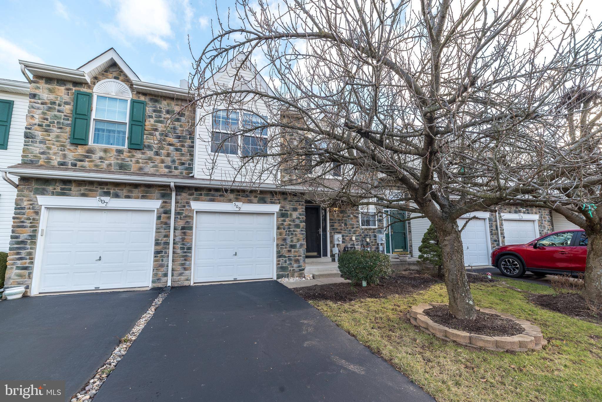 Harleysville, PA 19438,509 BUCKINGHAM CT