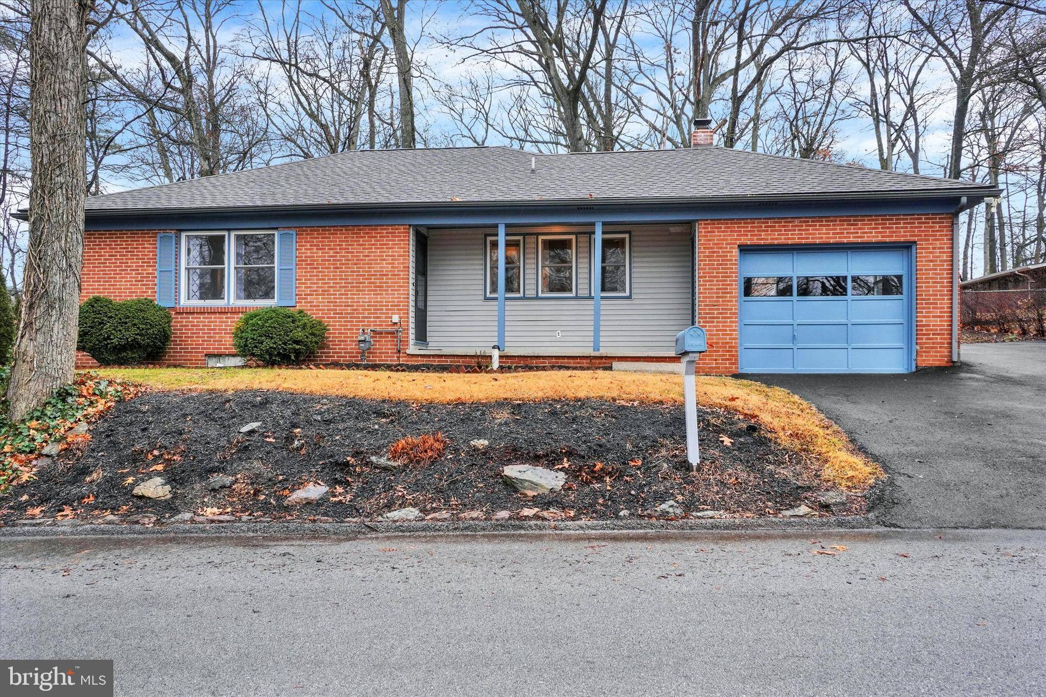 York, PA 17407,1 WOODLAND DR