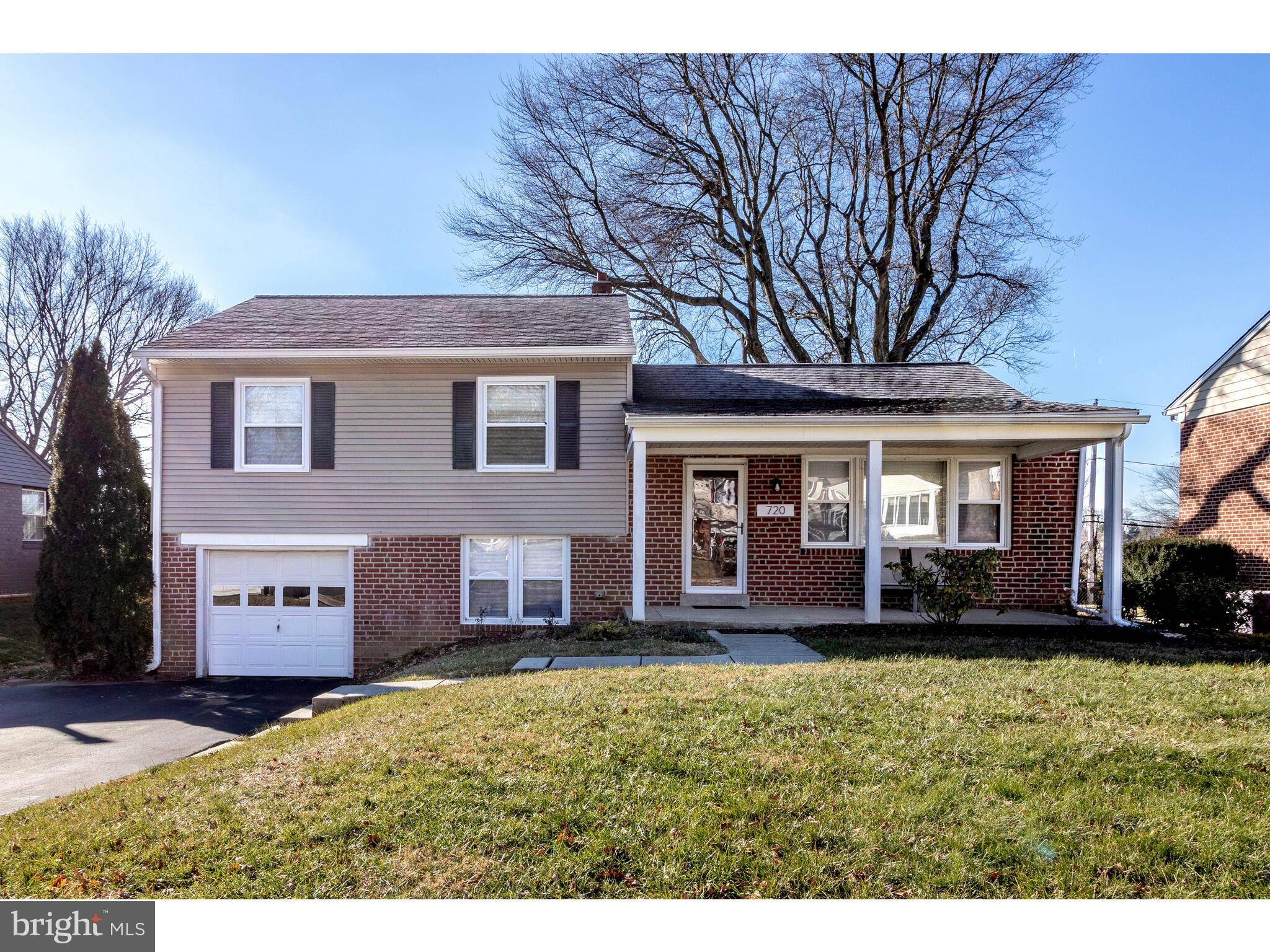 Newtown Square, PA 19073,720 WISTERIA DR