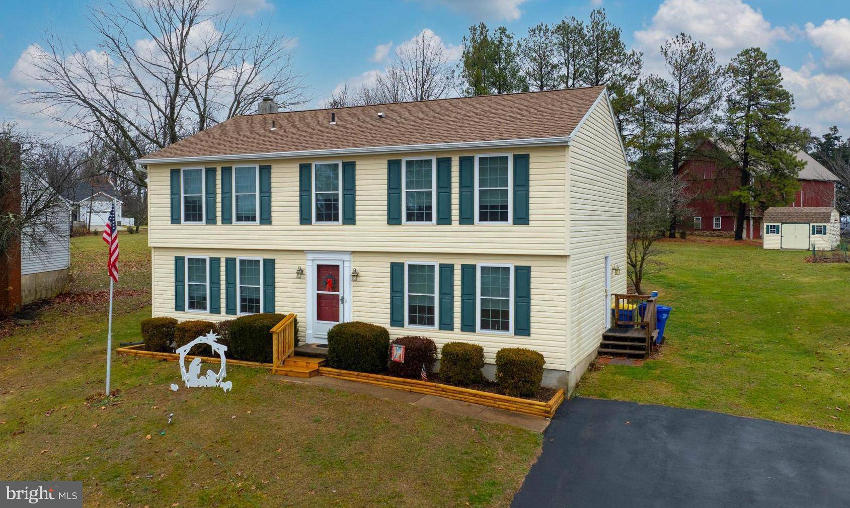 Stewartstown, PA 17363,9 CEDAR LN