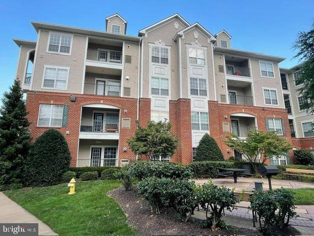 Alexandria, VA 22304,4850 EISENHOWER AVE #113