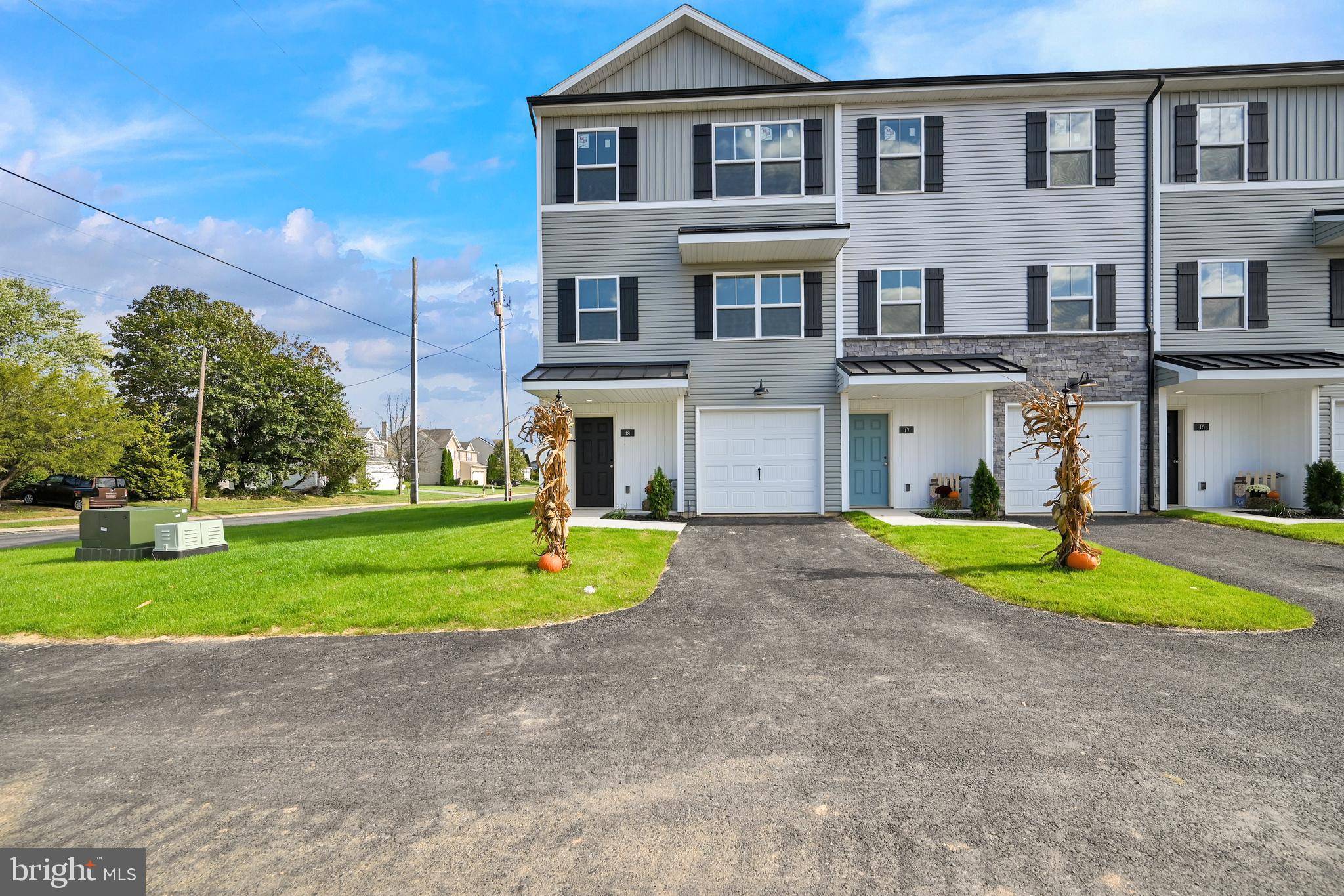 York, PA 17408,18 LANDING PL