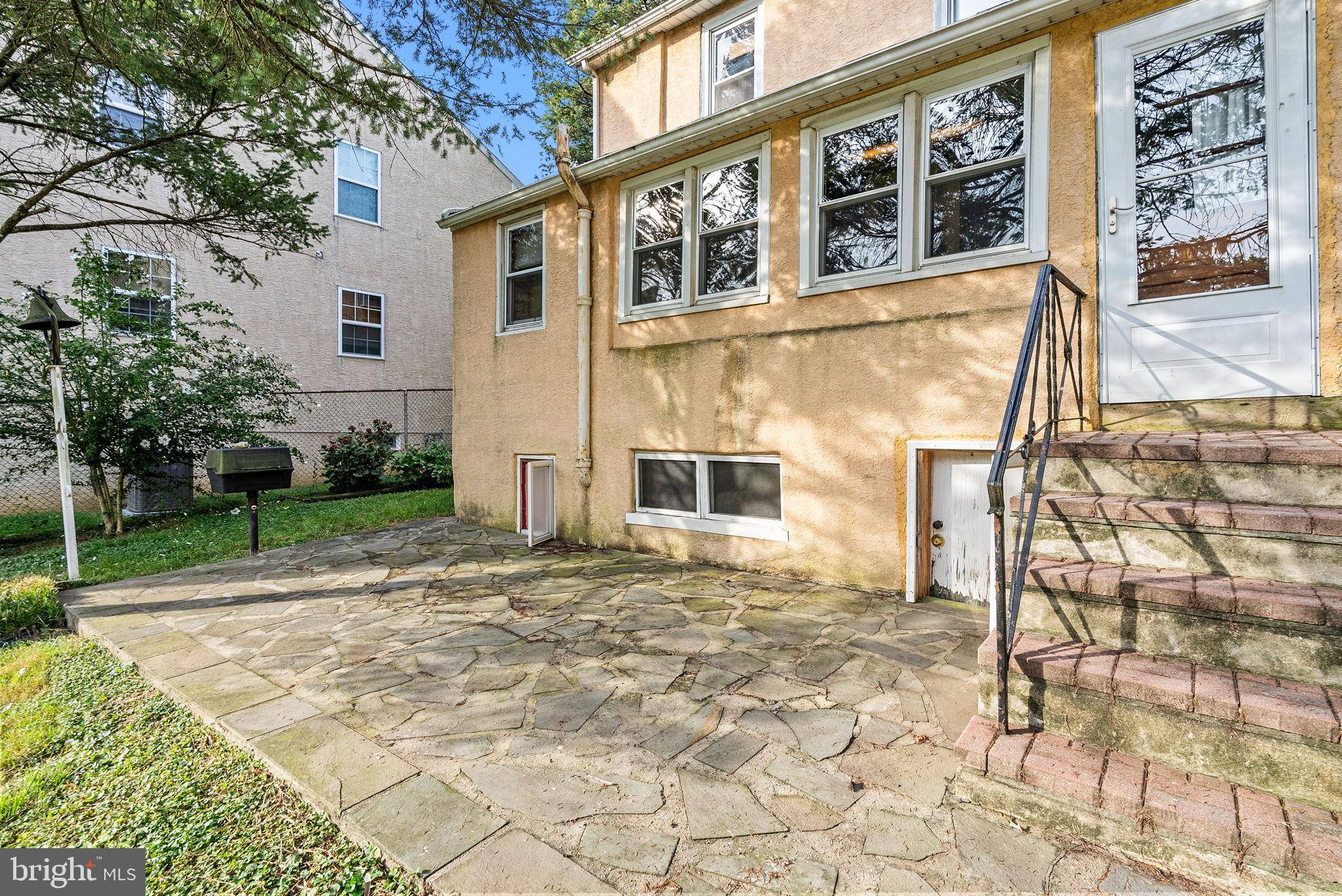 Conshohocken, PA 19428,439 OLD ELM ST