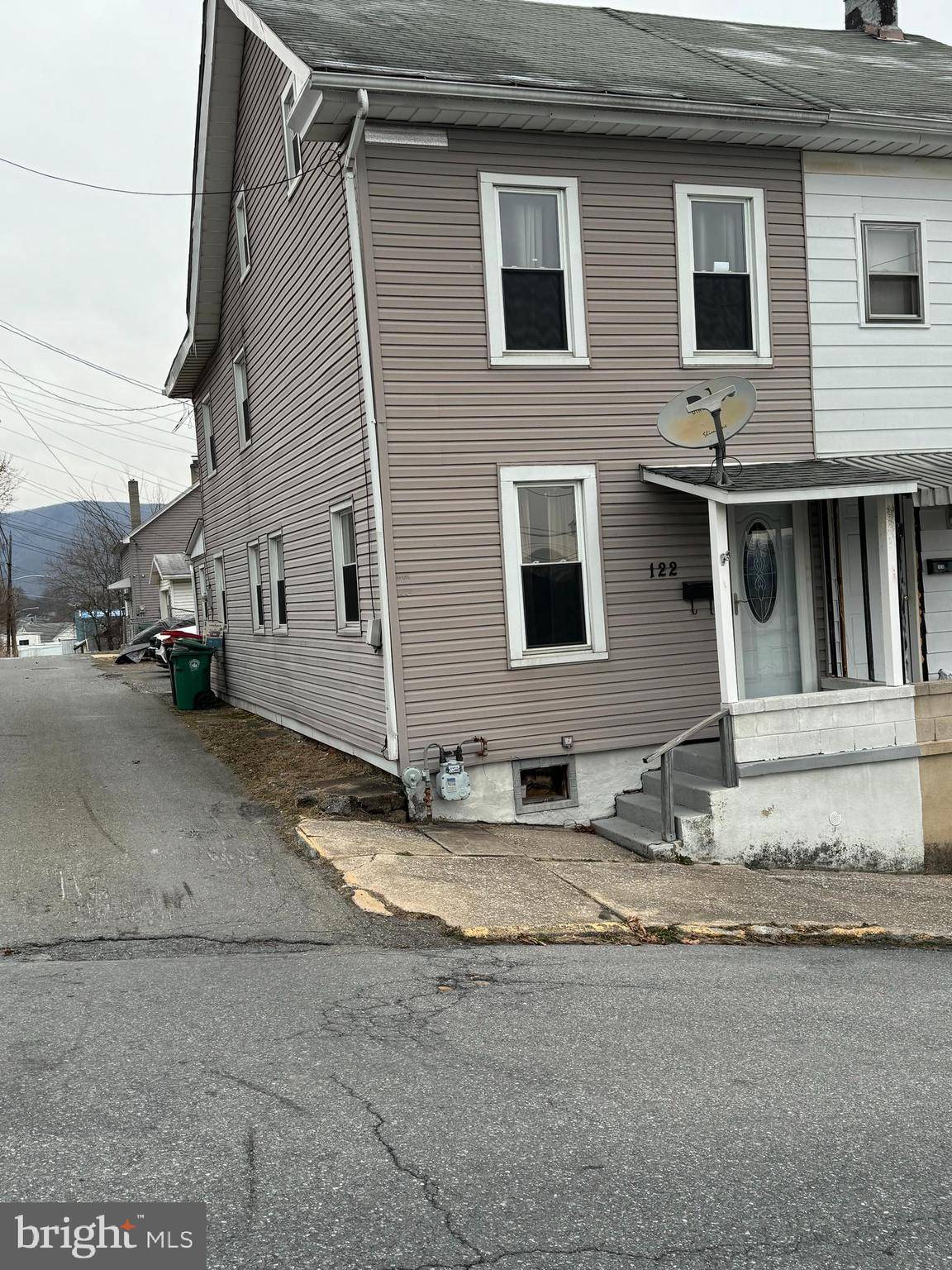 Lehighton, PA 18235,122 COAL ST