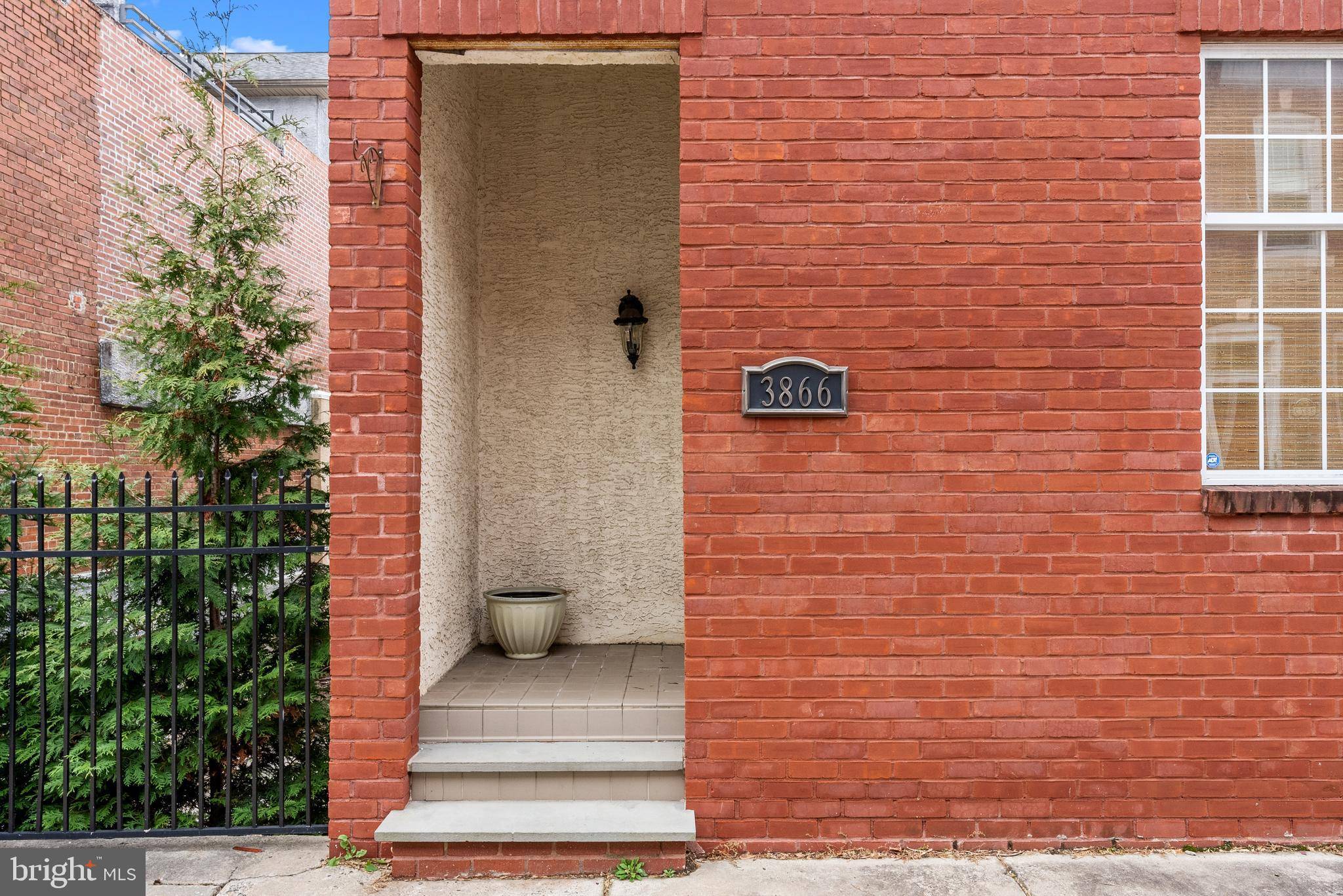 Philadelphia, PA 19128,3866 MANOR ST