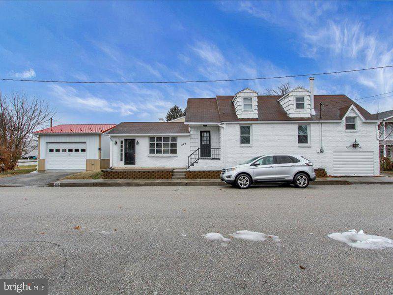 Hanover, PA 17331,350 MANOR ST