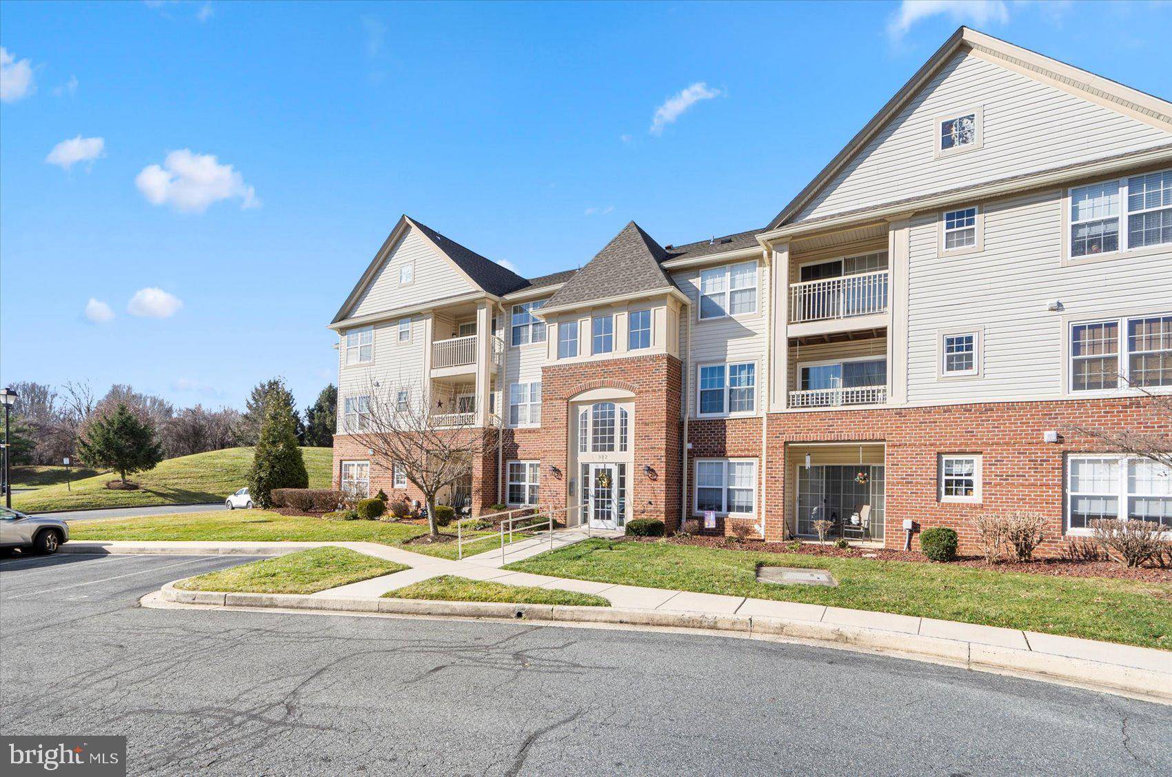 Abingdon, MD 21009,302-J TALL PINES CT #21