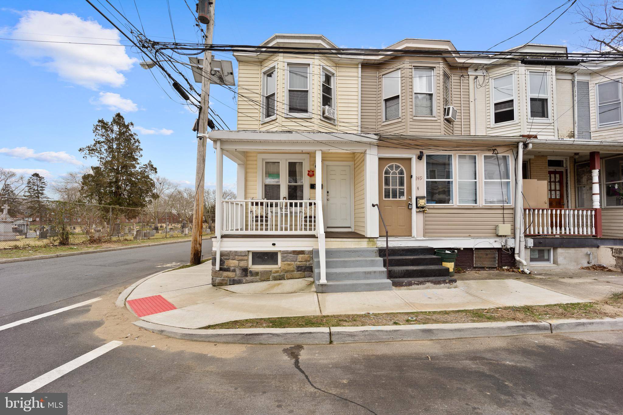 Hamilton, NJ 08611,251 HENRY ST