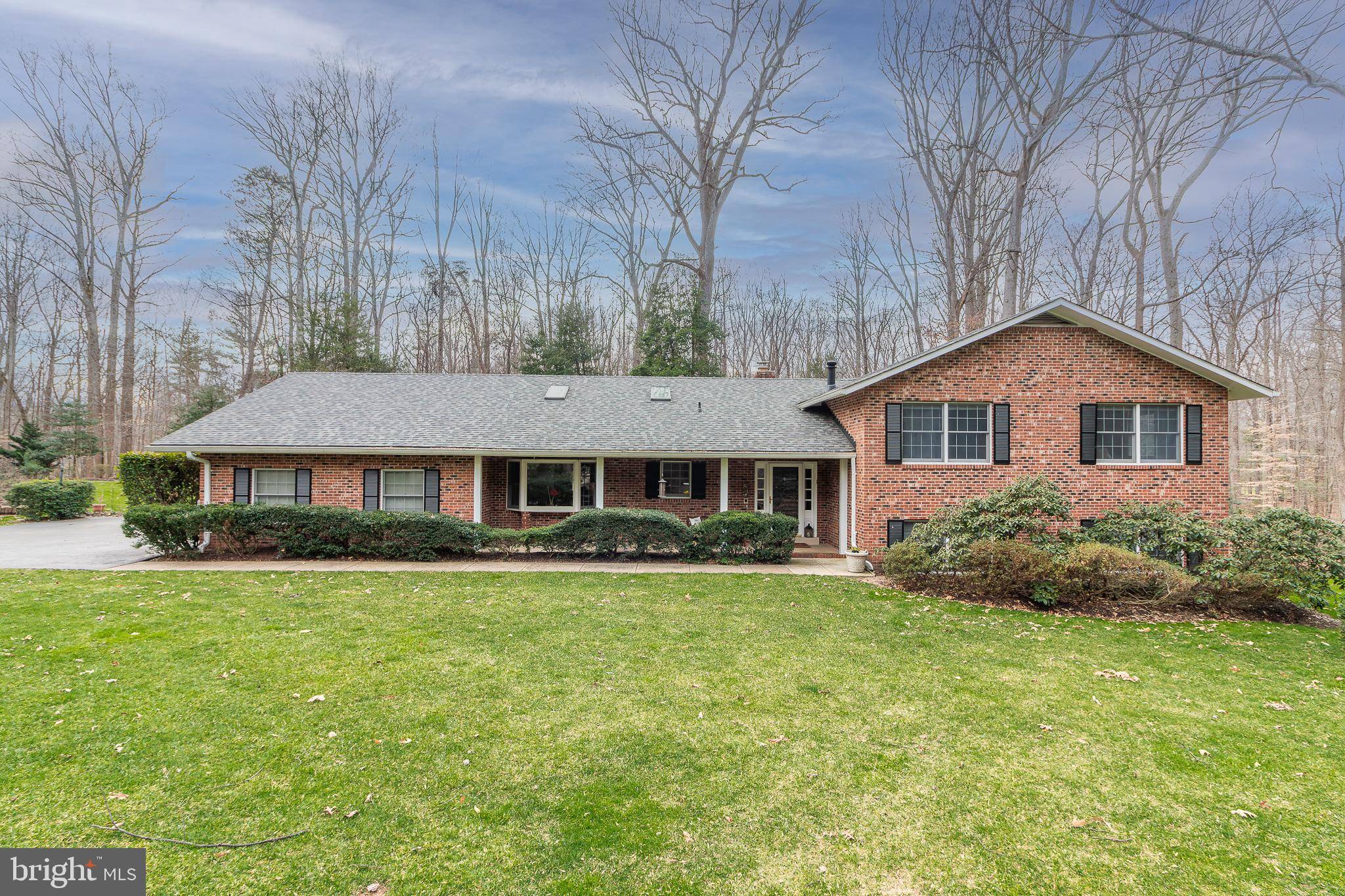 Fairfax Station, VA 22039,7101 WOODGLEN CT