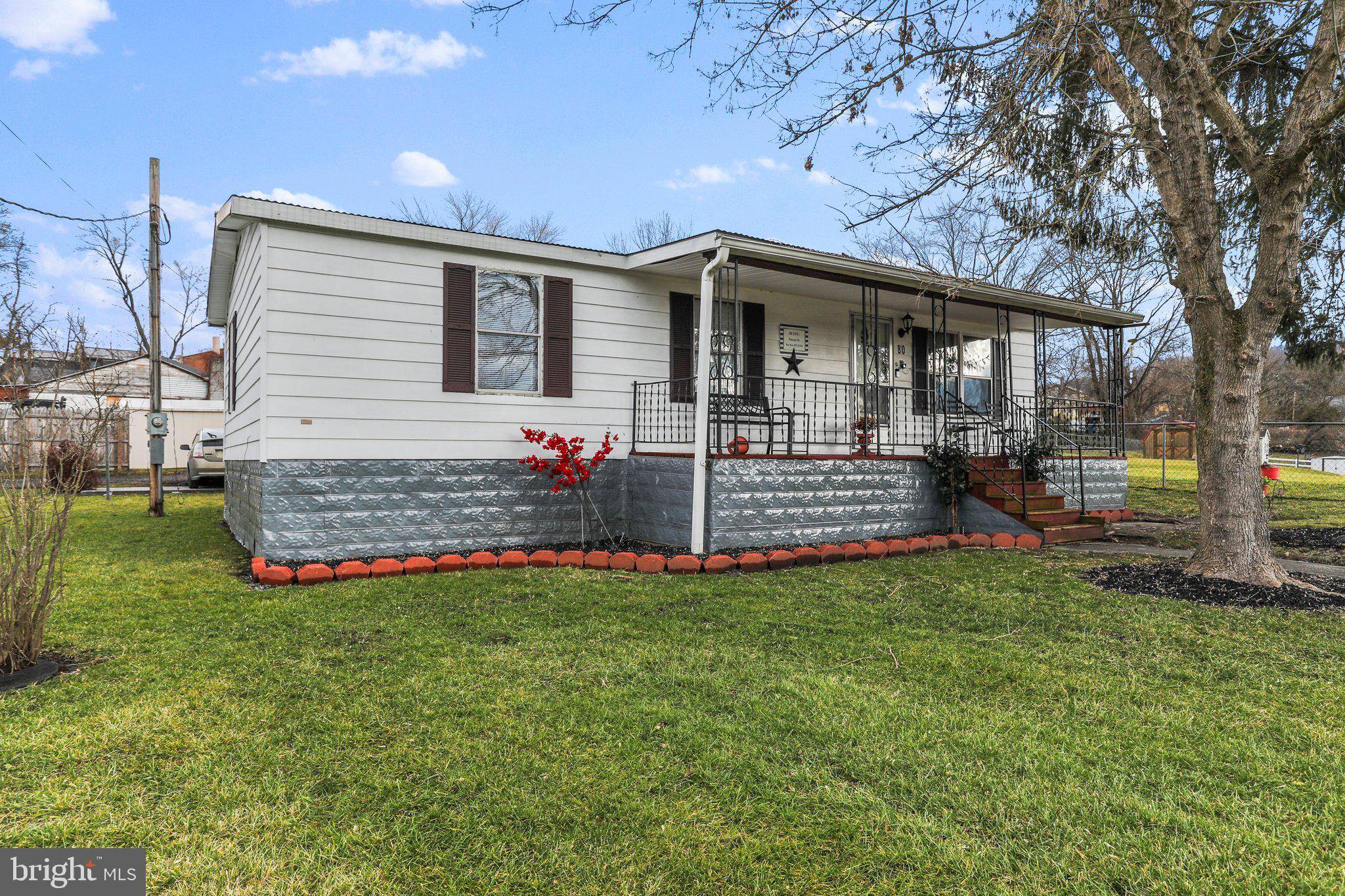 Paw Paw, WV 25434,80 POTOMAC ST