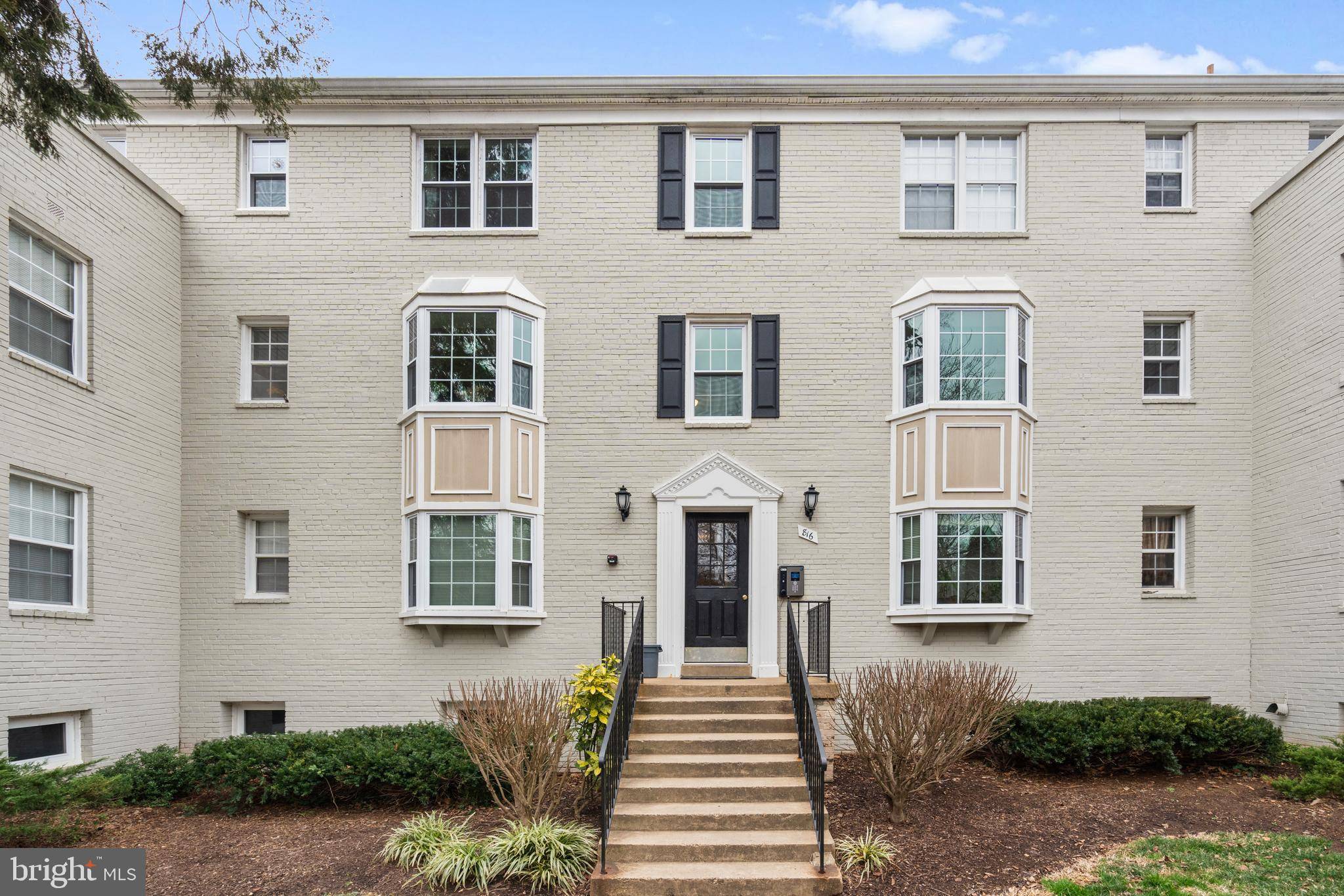 Arlington, VA 22204,816 S ARLINGTON MILL DR S #5-103